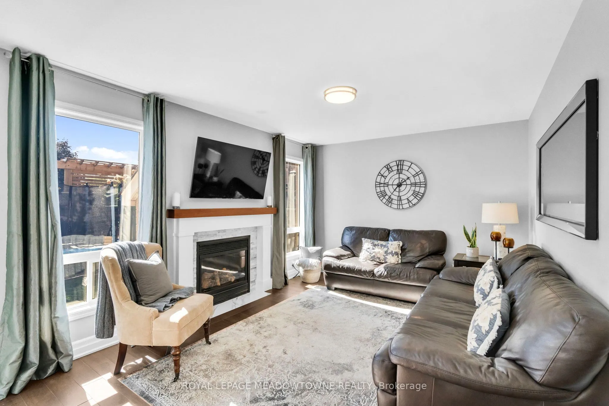 583 Caverhill Crescent