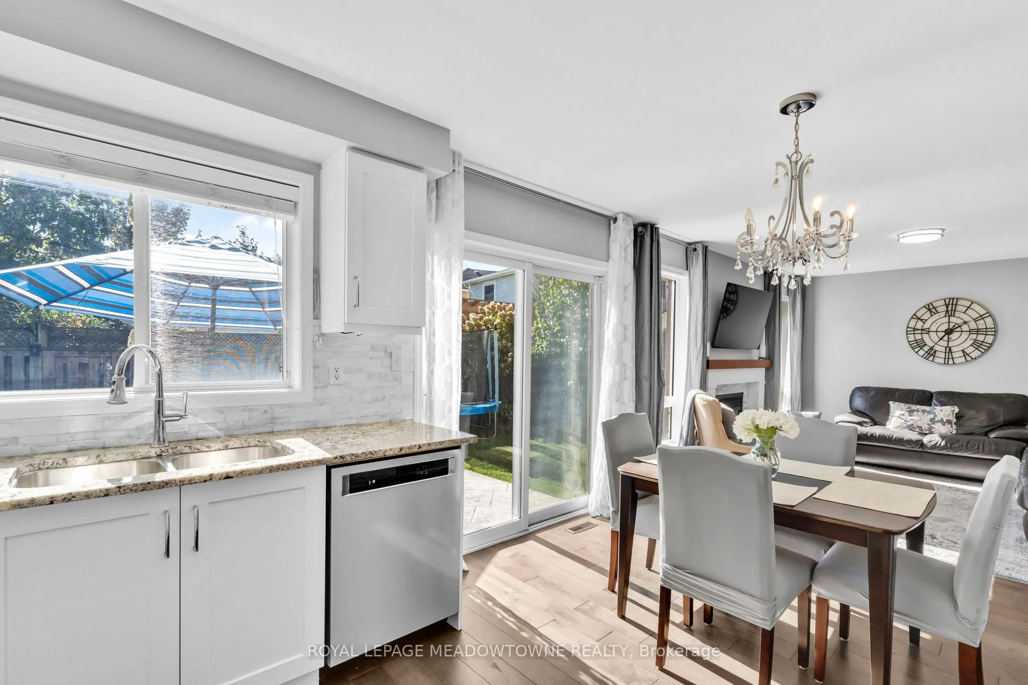 583 Caverhill Crescent