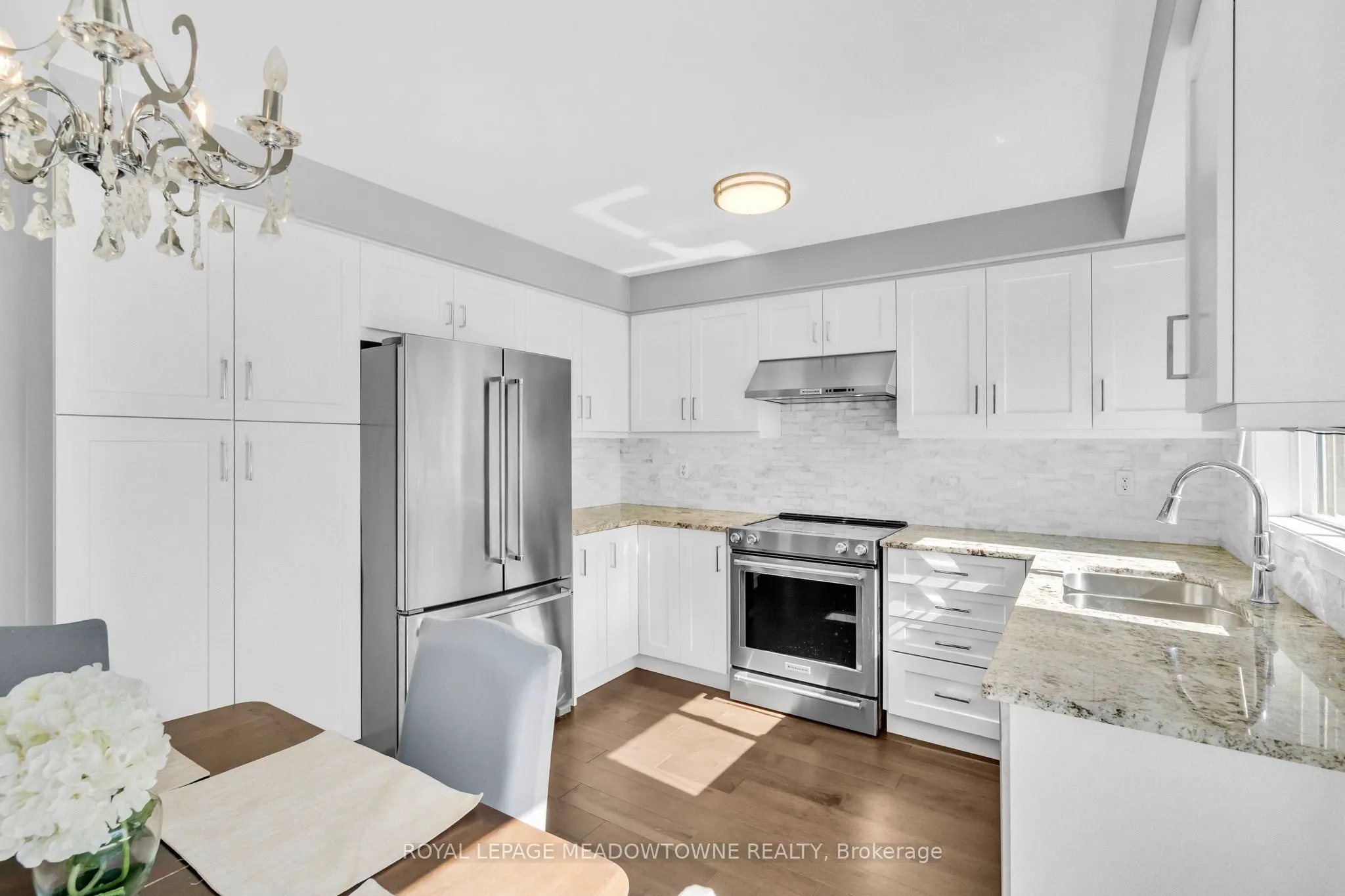 583 Caverhill Crescent