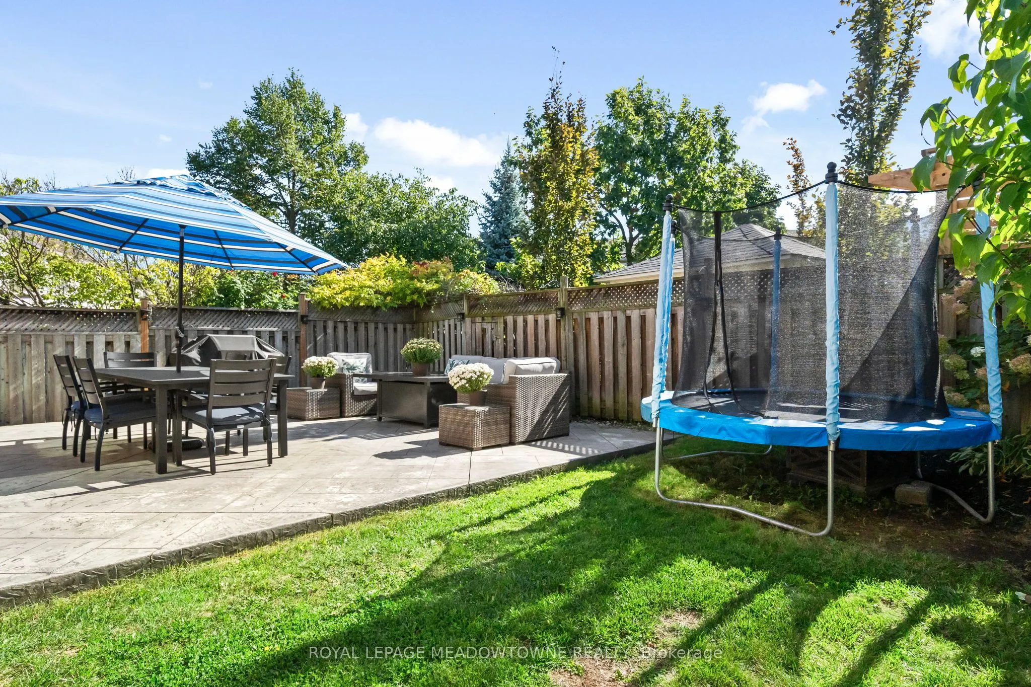 583 Caverhill Crescent