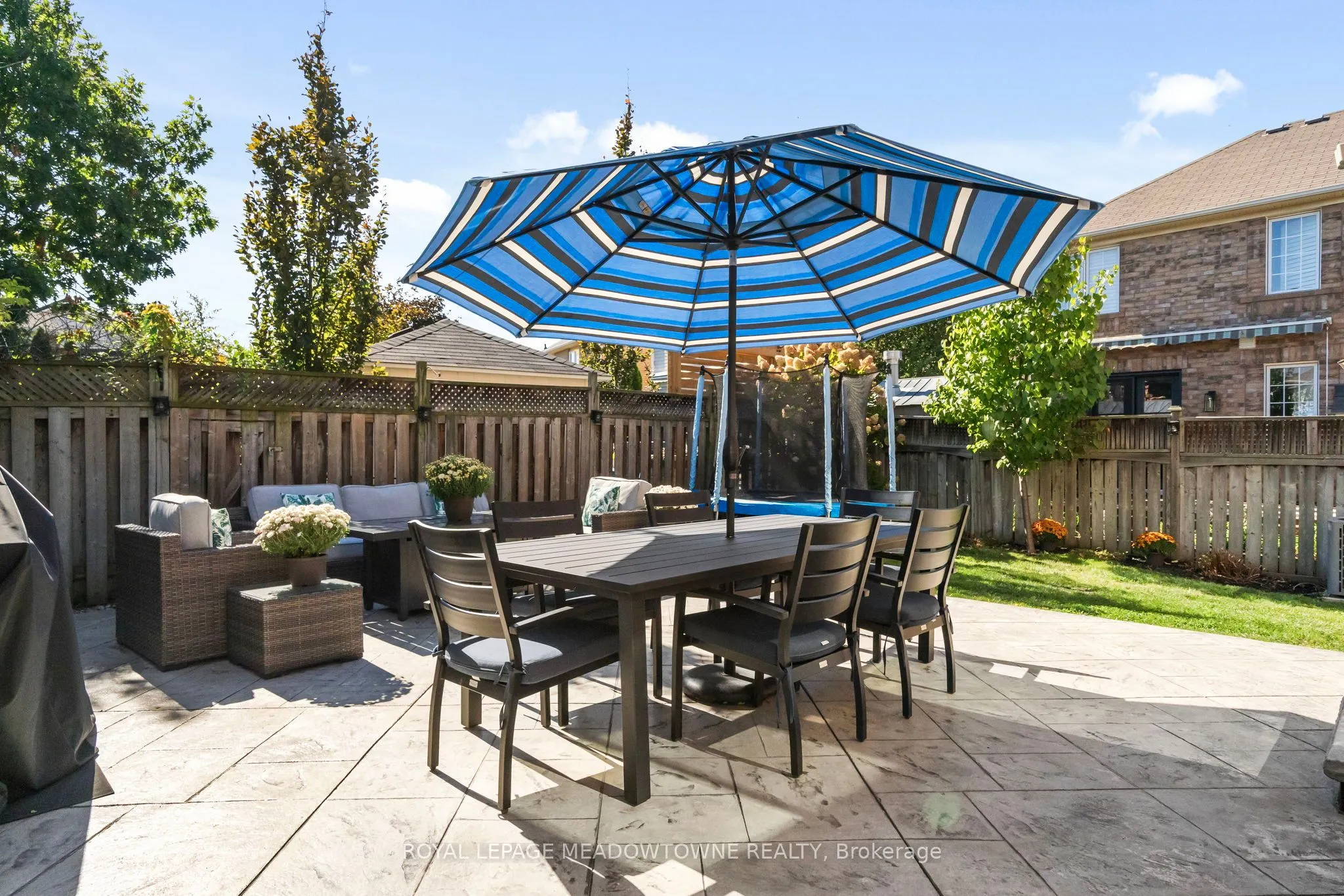 583 Caverhill Crescent