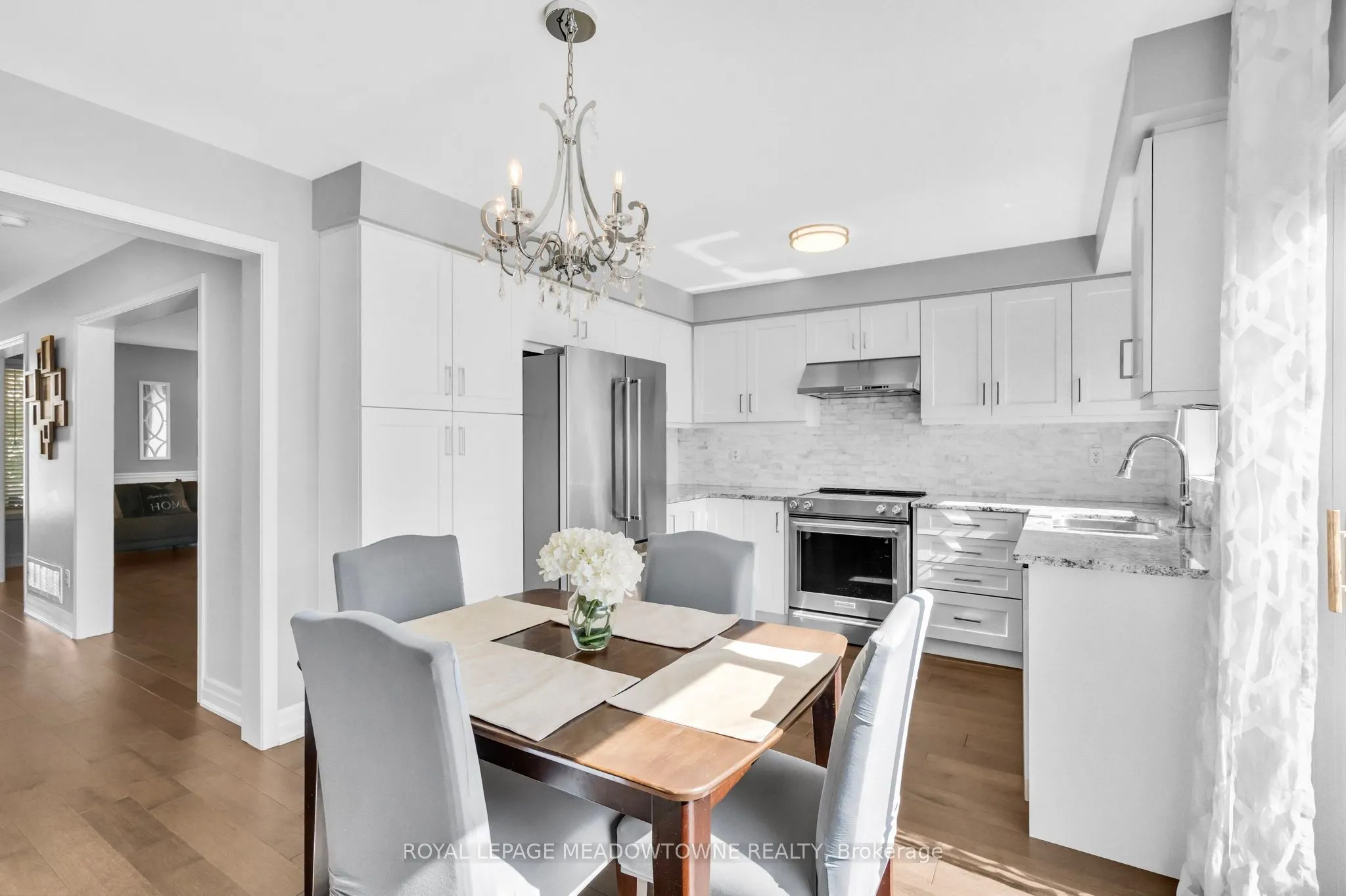 583 Caverhill Crescent