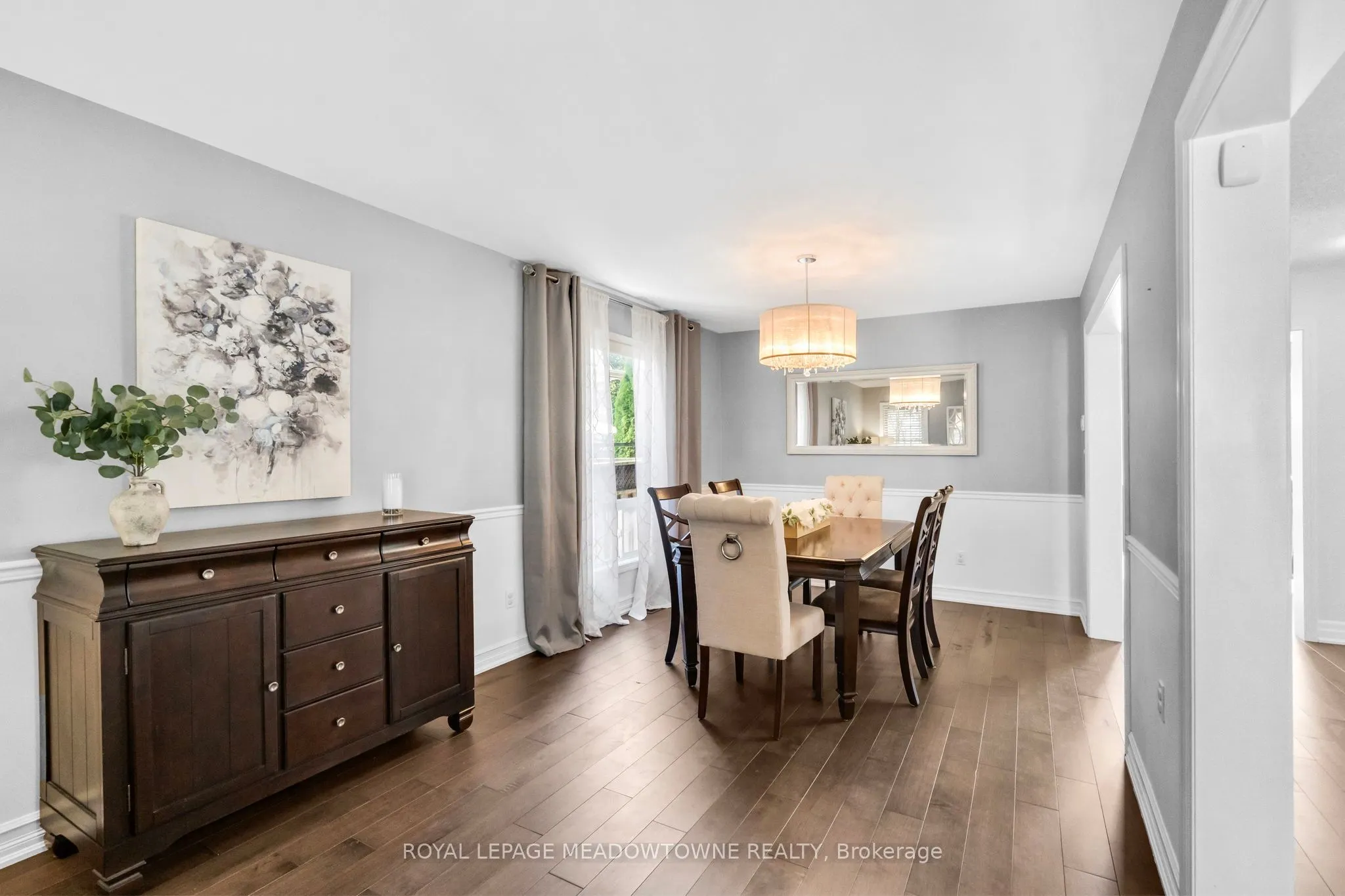 583 Caverhill Crescent