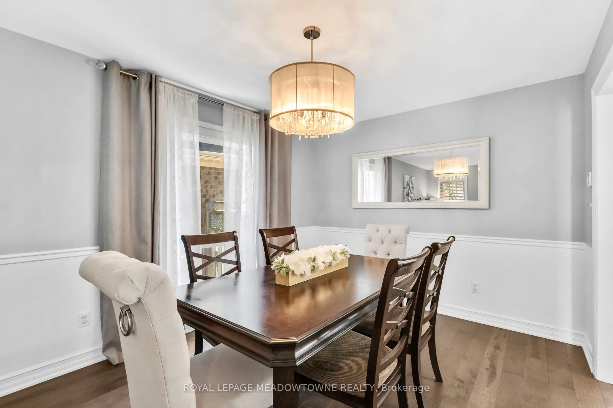 583 Caverhill Crescent