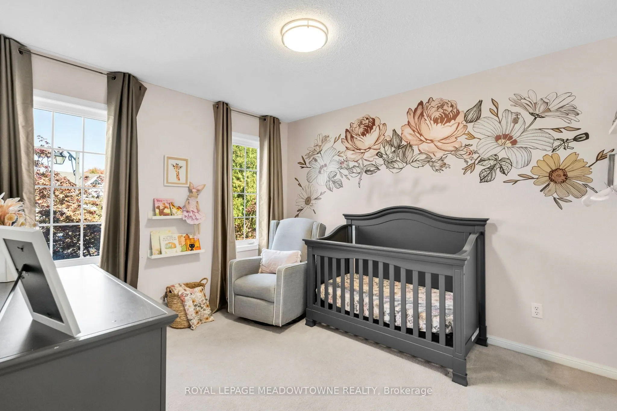 583 Caverhill Crescent