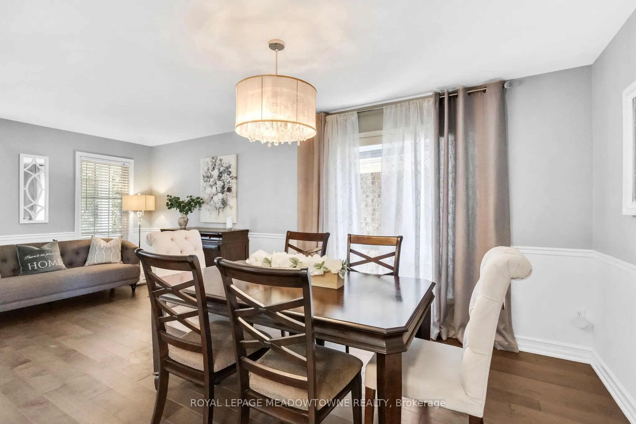 583 Caverhill Crescent