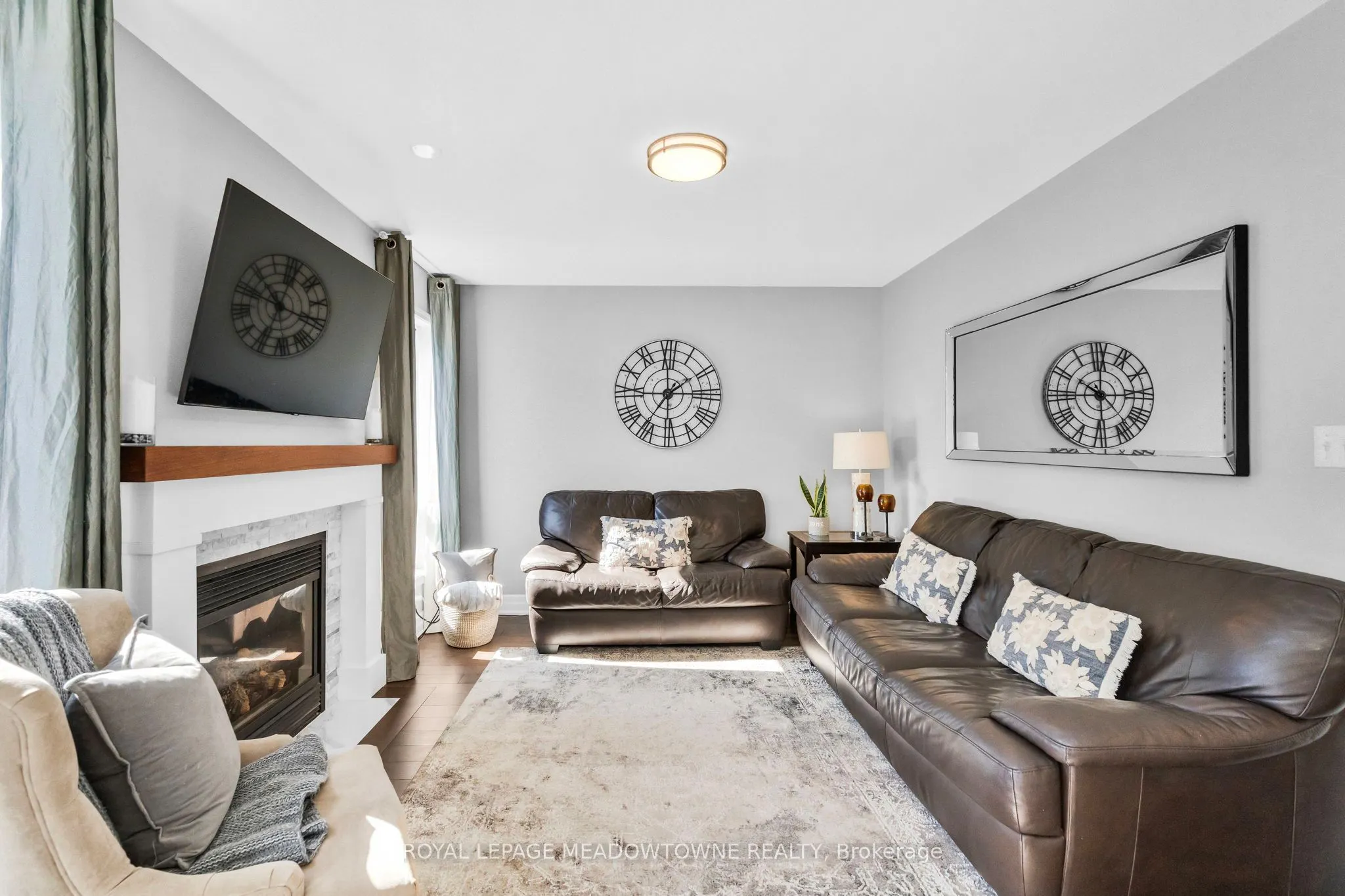 583 Caverhill Crescent