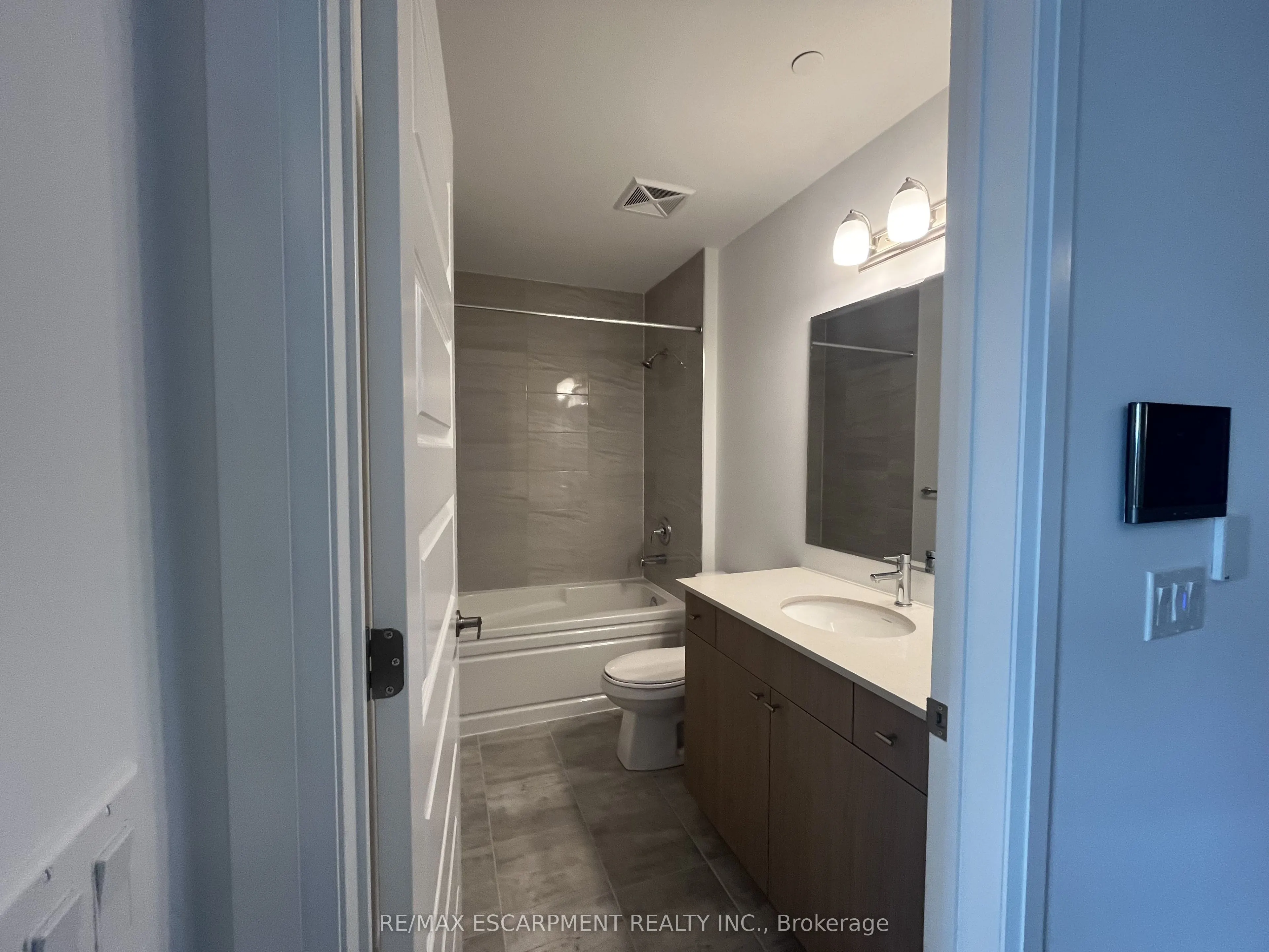 490 Gordon Krantz Avenue, #222