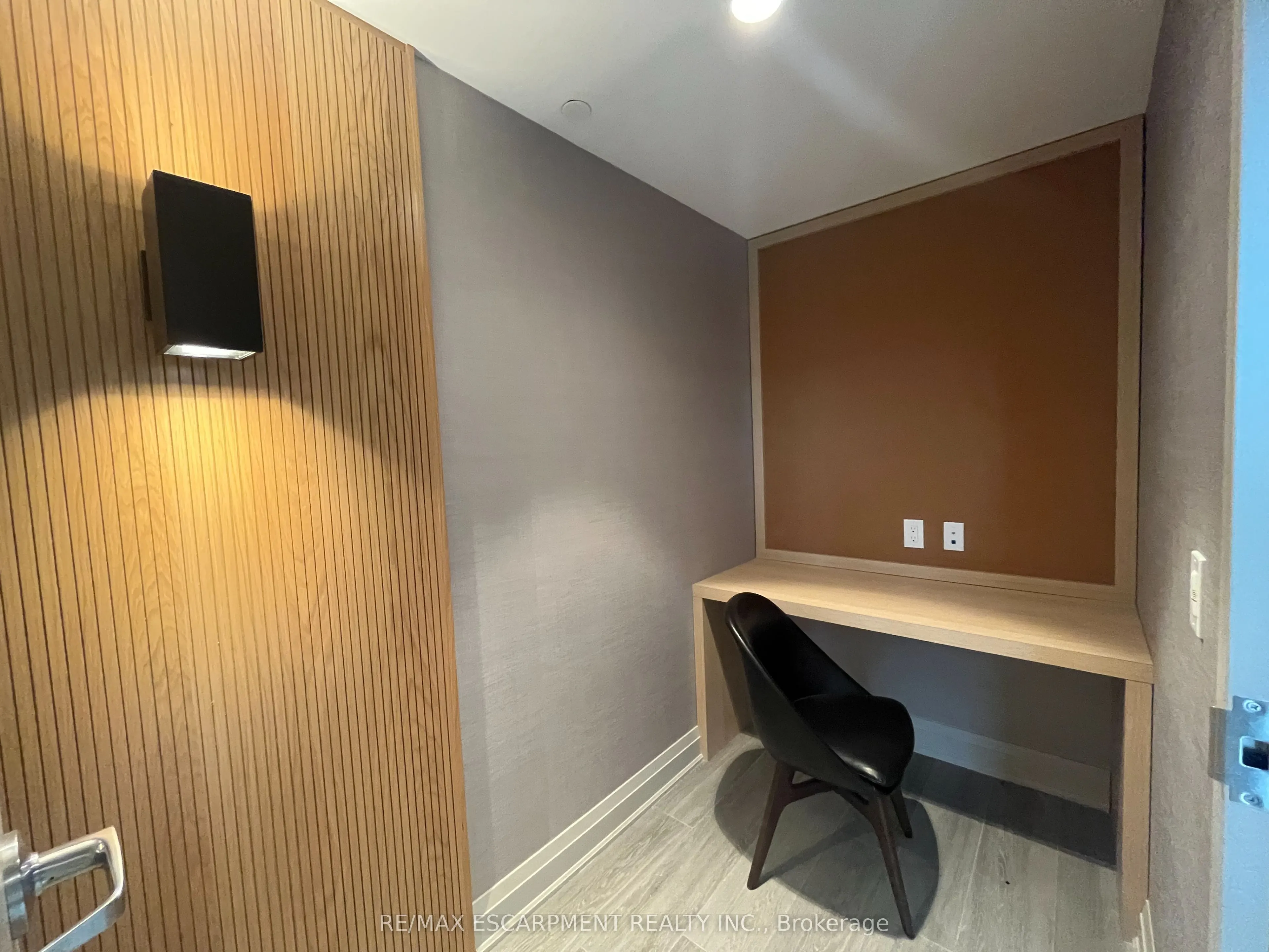 490 Gordon Krantz Avenue, #222