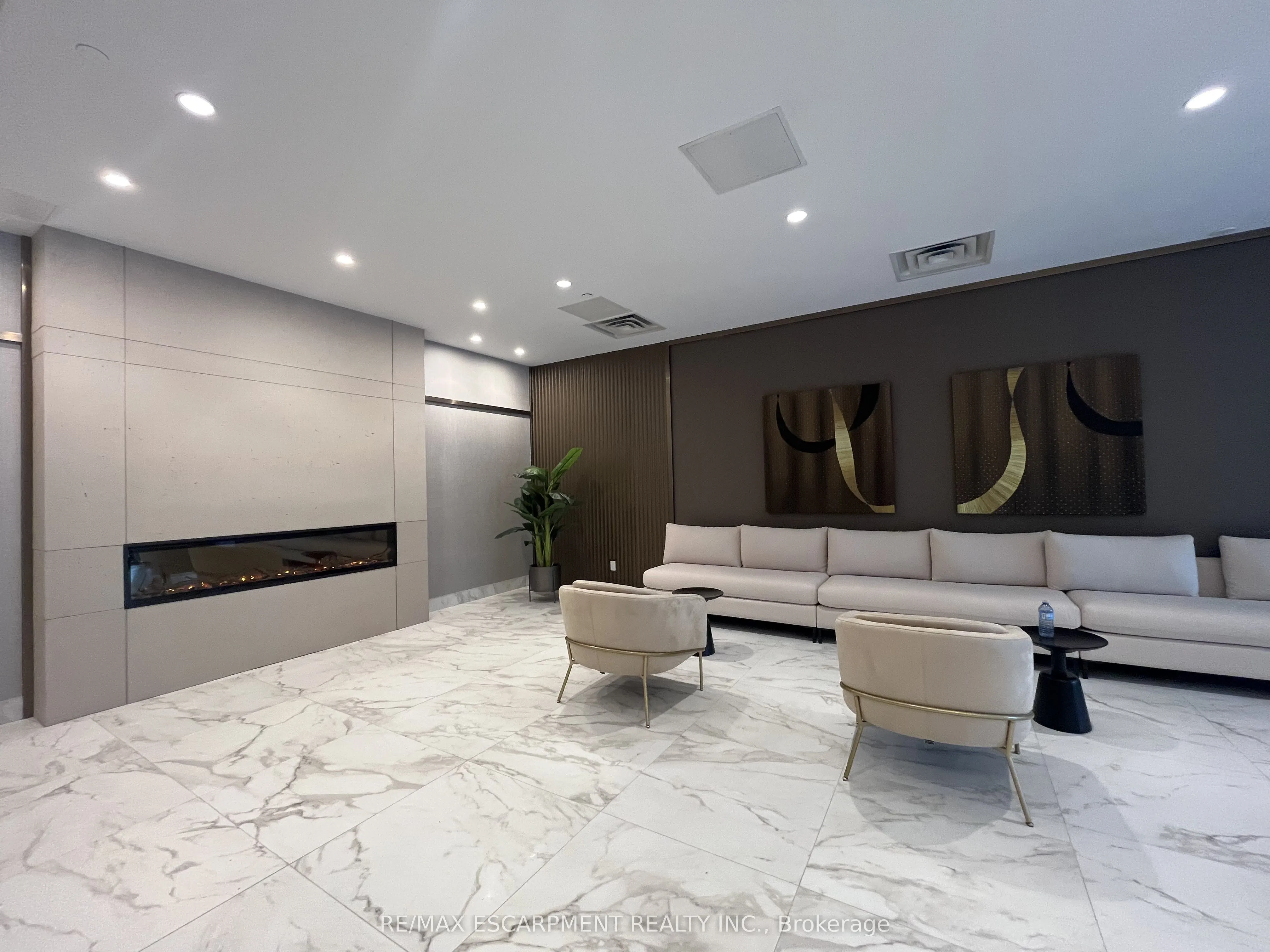 490 Gordon Krantz Avenue, #222