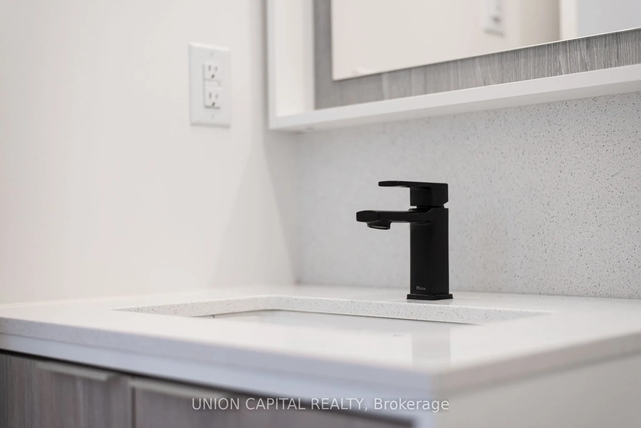 36 Zorra Street N, #513