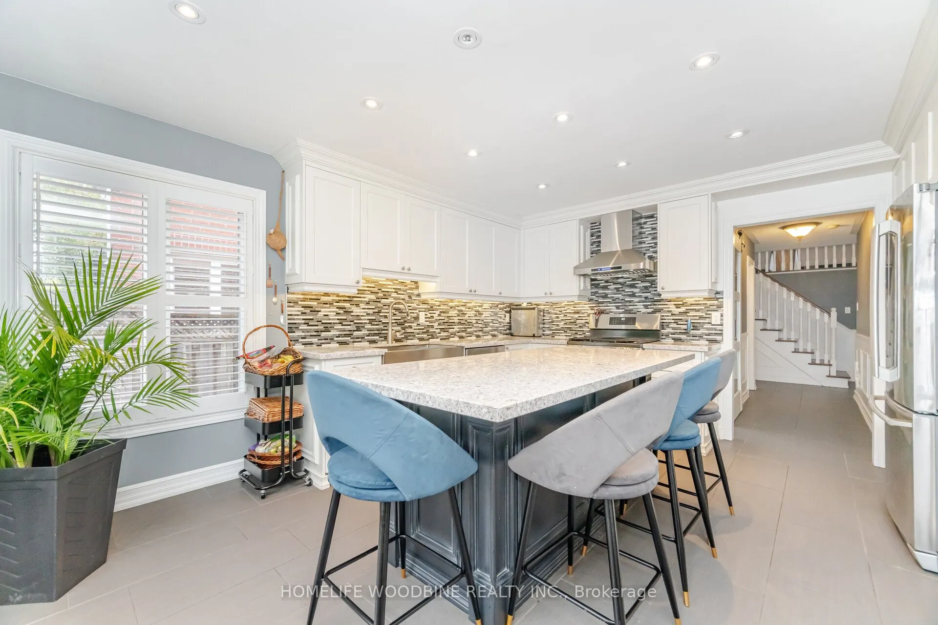 2546 Burnford Trail N