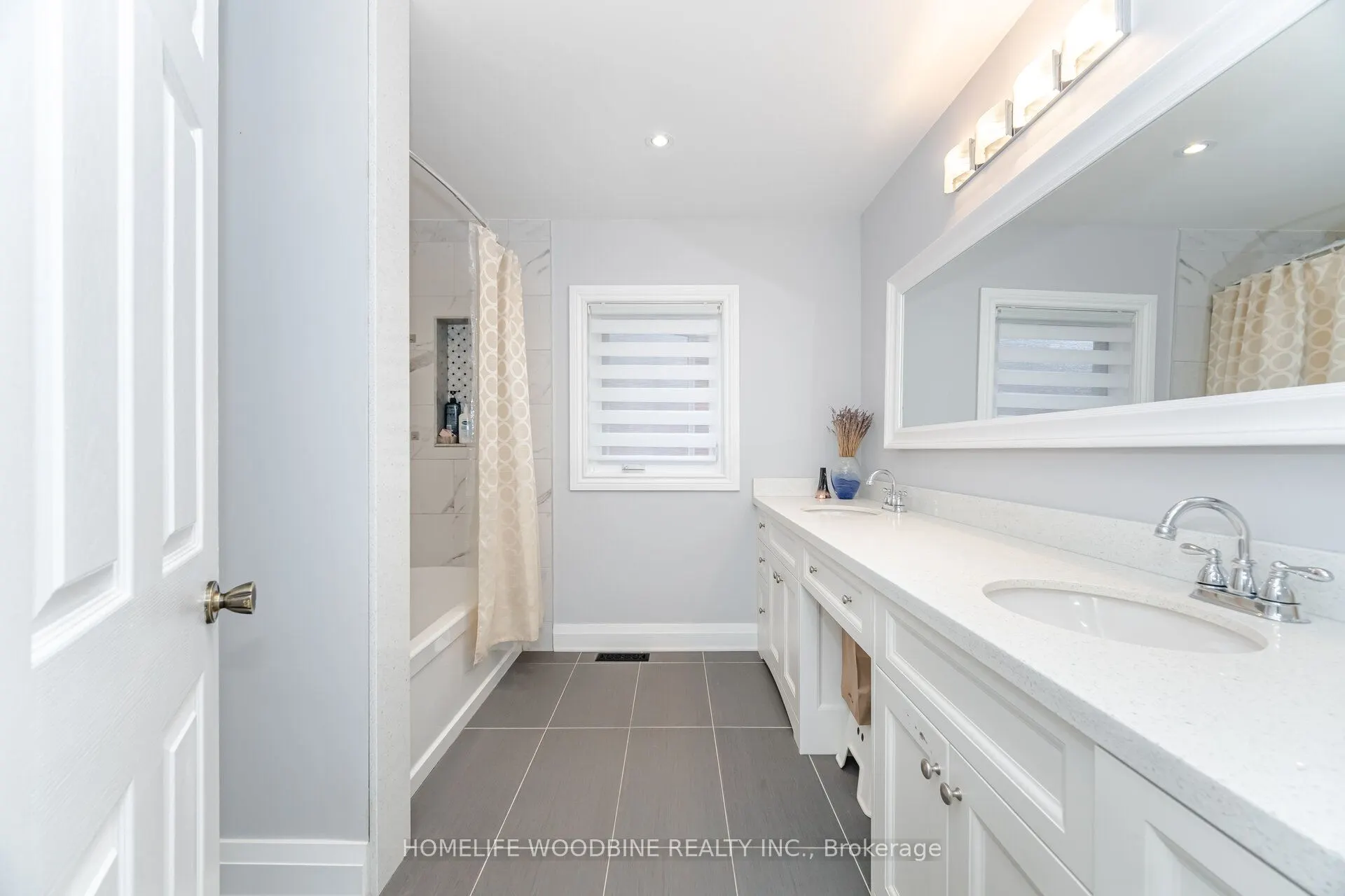 2546 Burnford Trail N