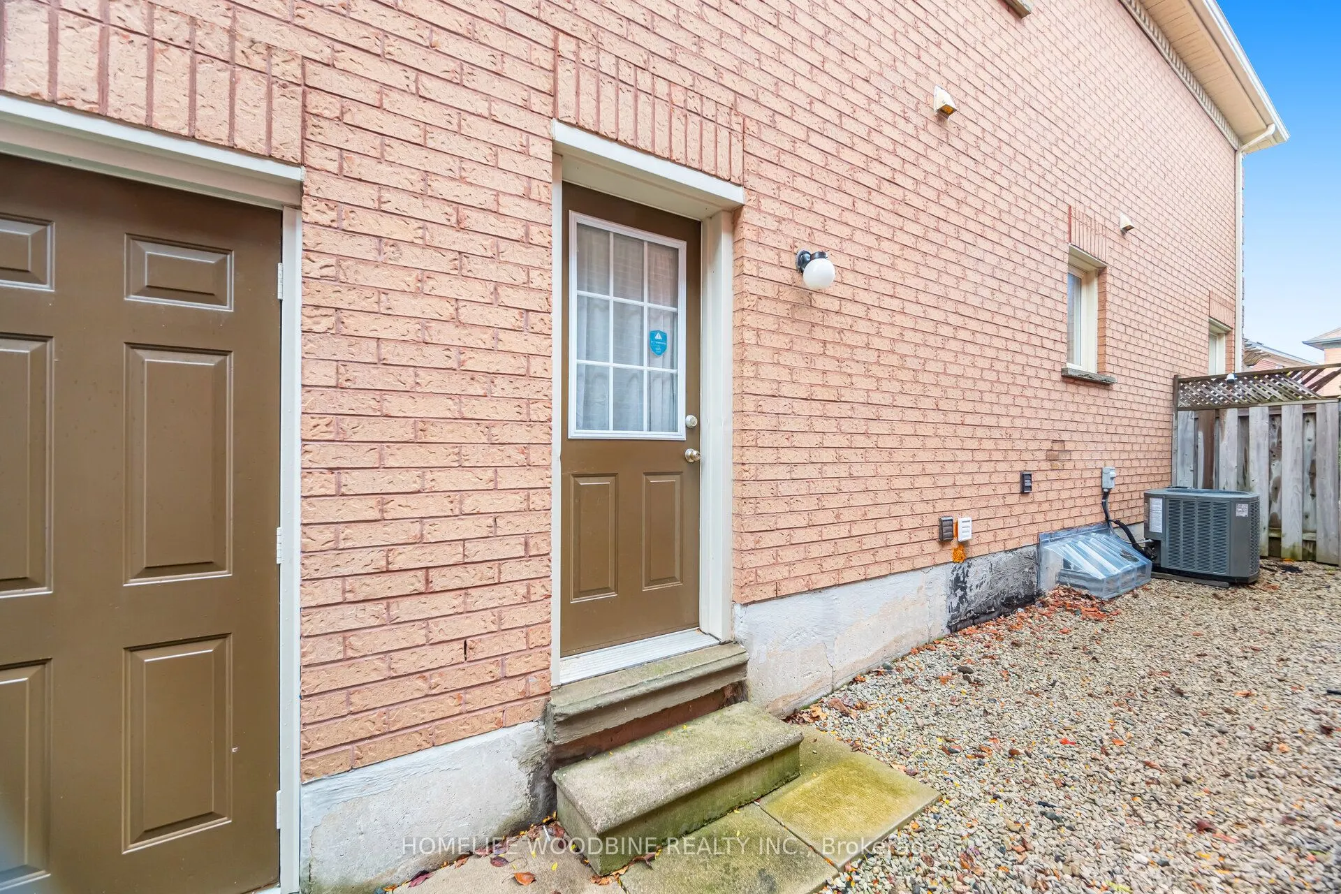 2546 Burnford Trail N