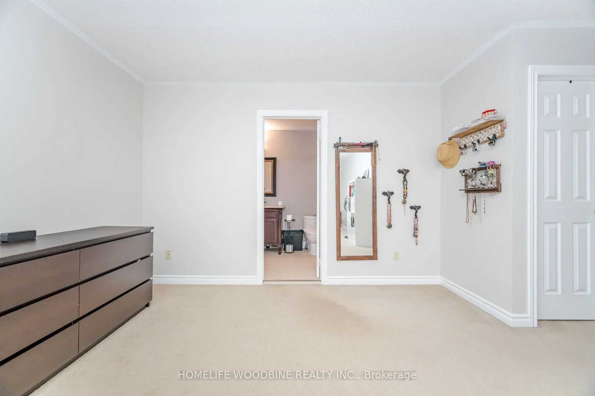 2546 Burnford Trail N