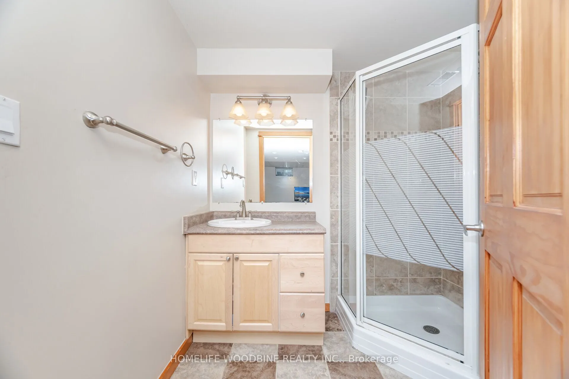 2546 Burnford Trail N