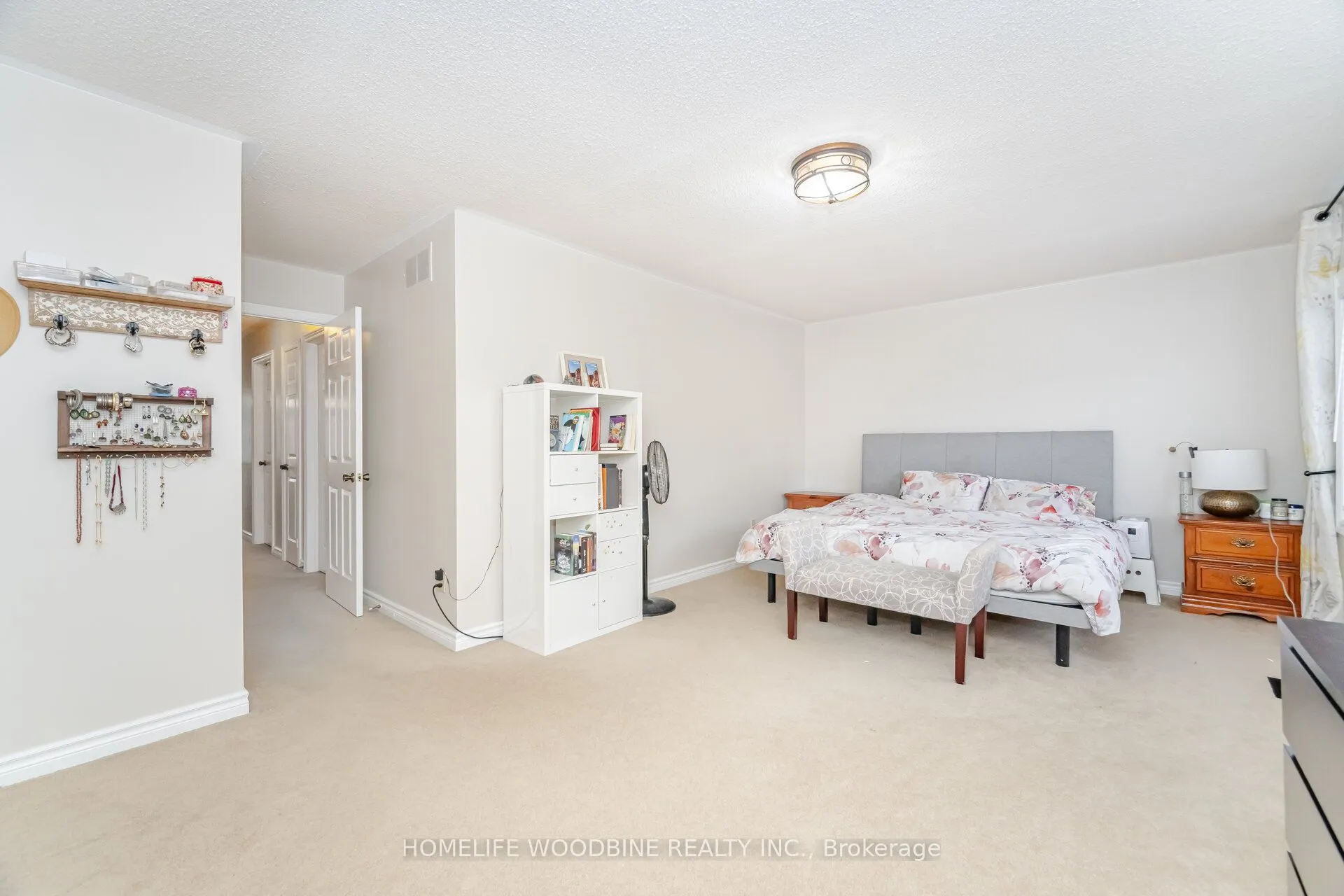 2546 Burnford Trail N