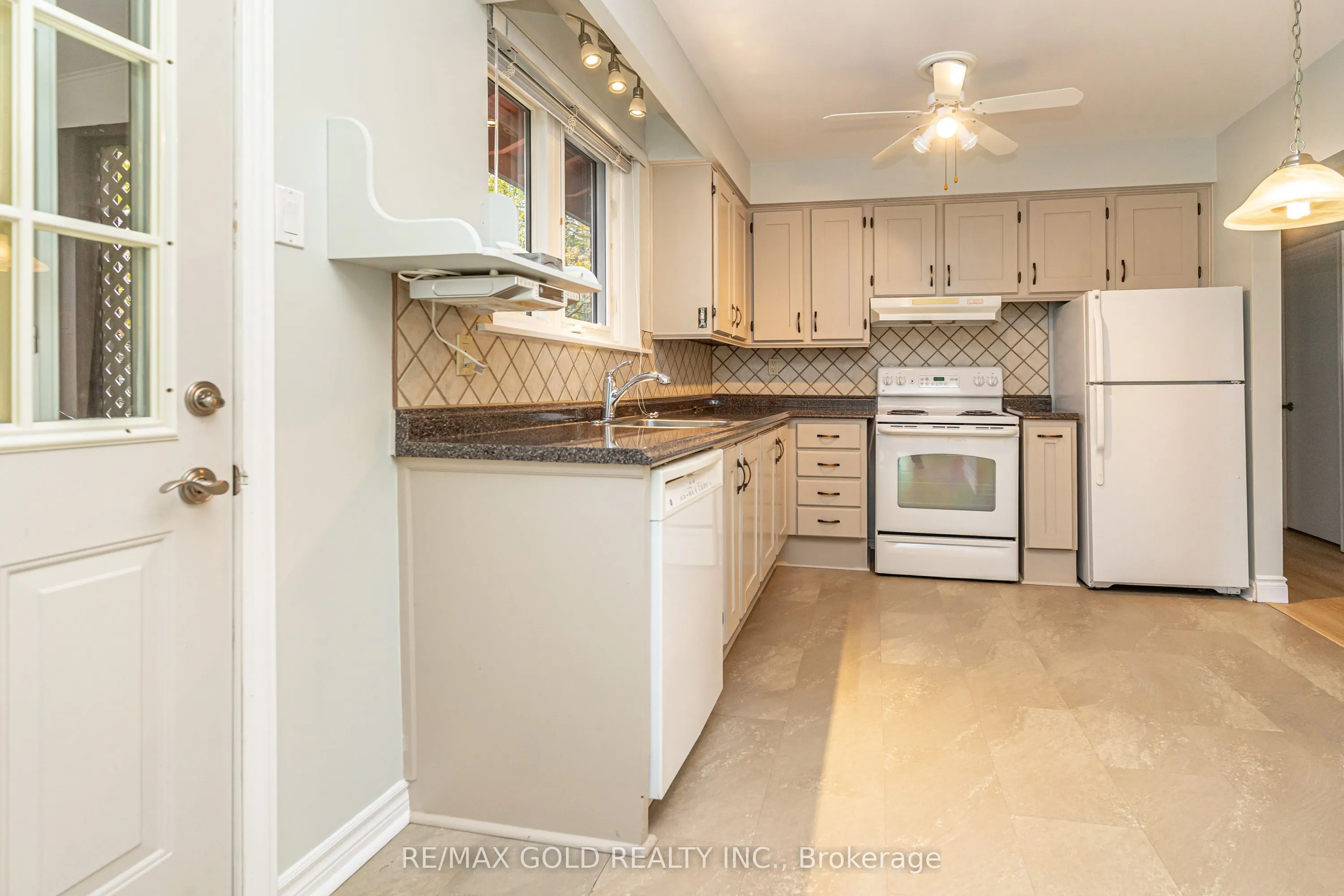 57 alderbury Crescent