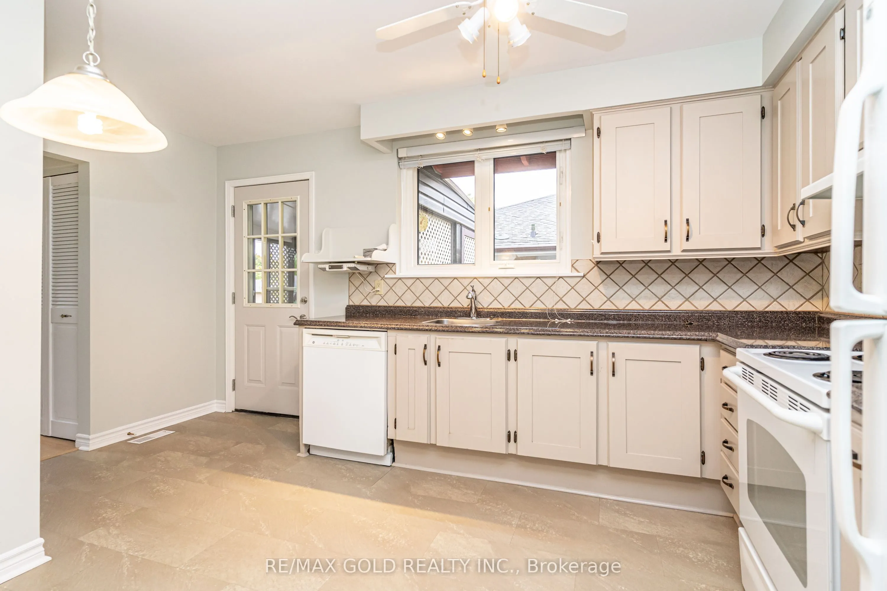 57 alderbury Crescent