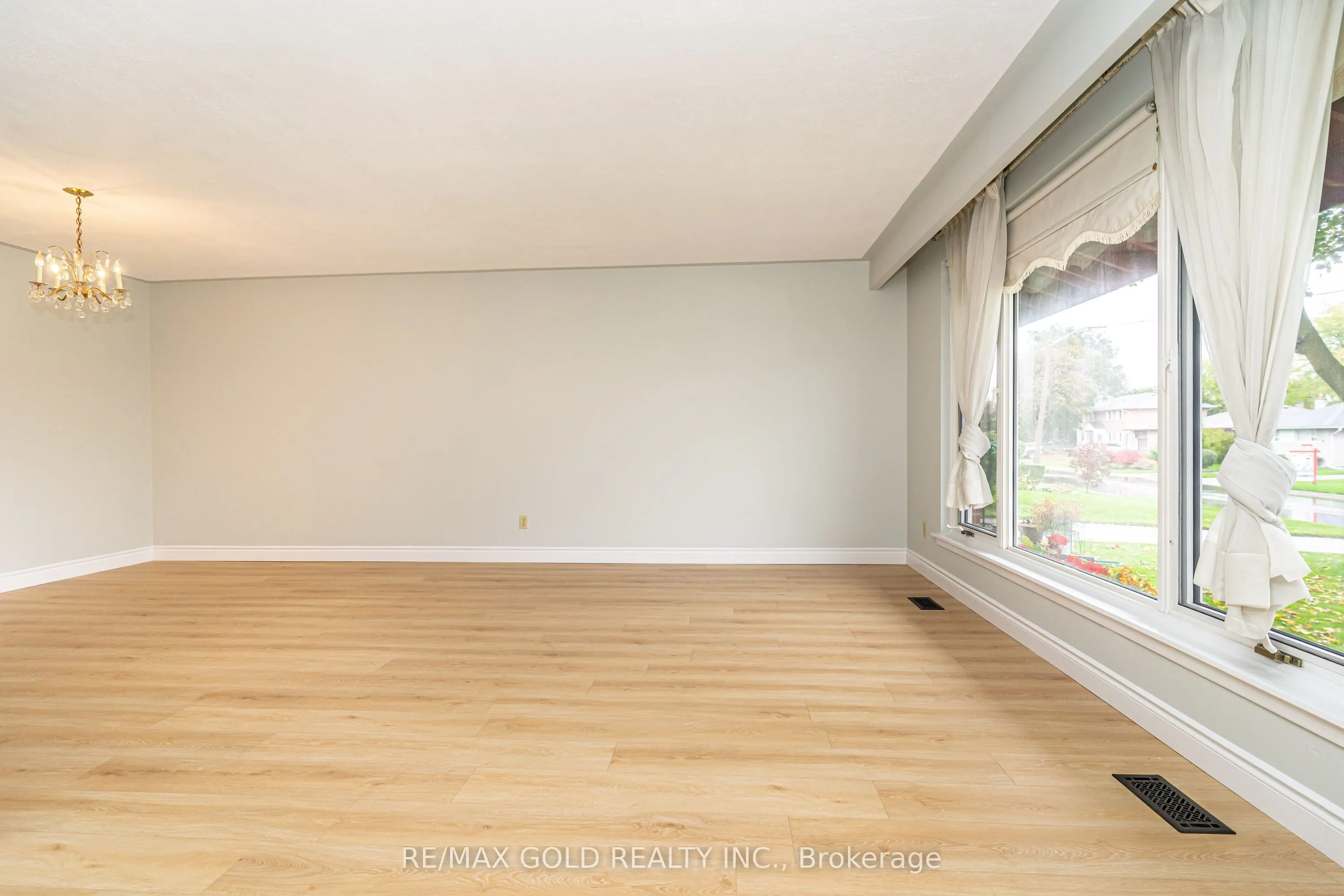 57 alderbury Crescent