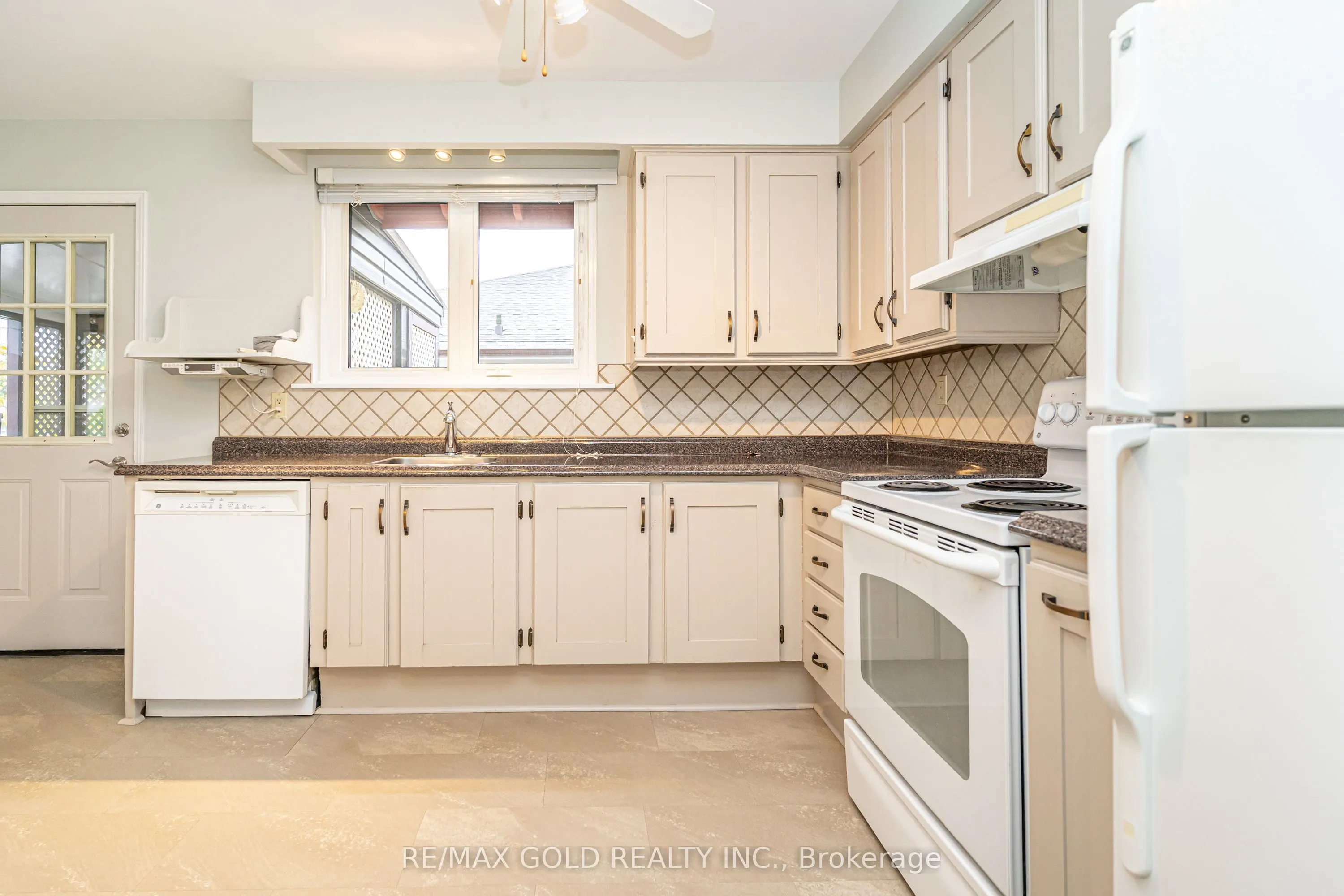 57 alderbury Crescent