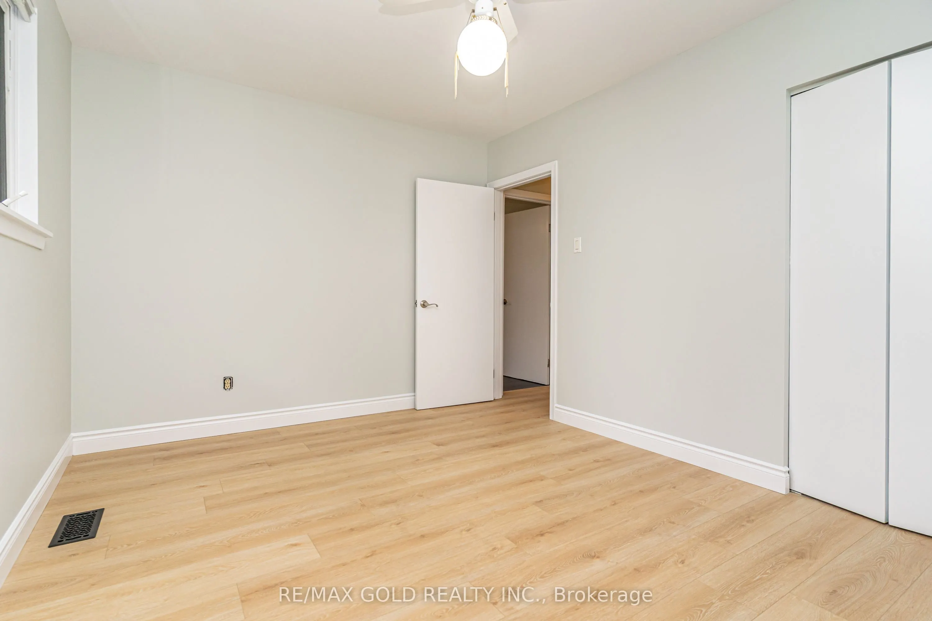 57 alderbury Crescent