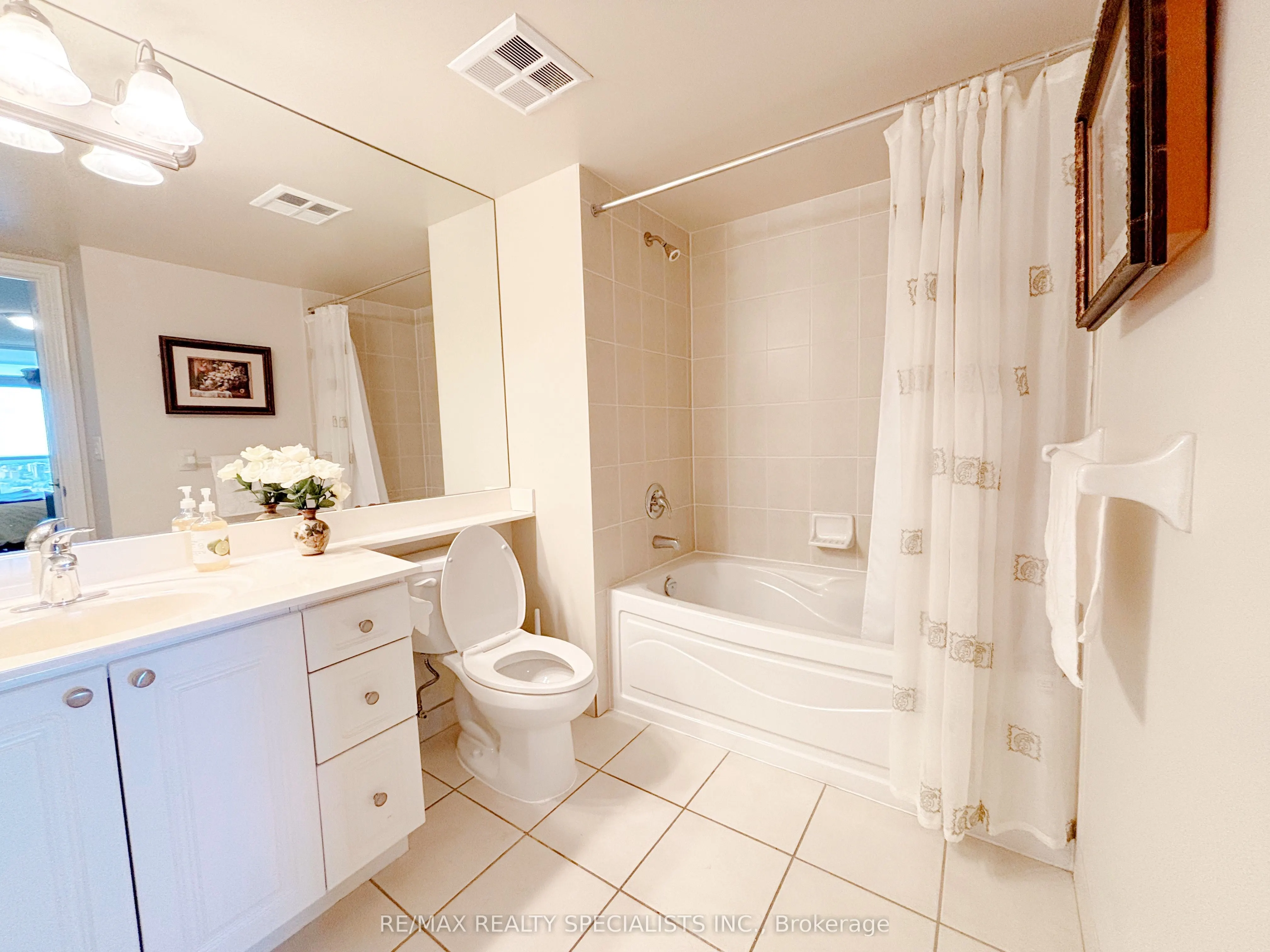 3880 Duke Of York Boulevard, #1415