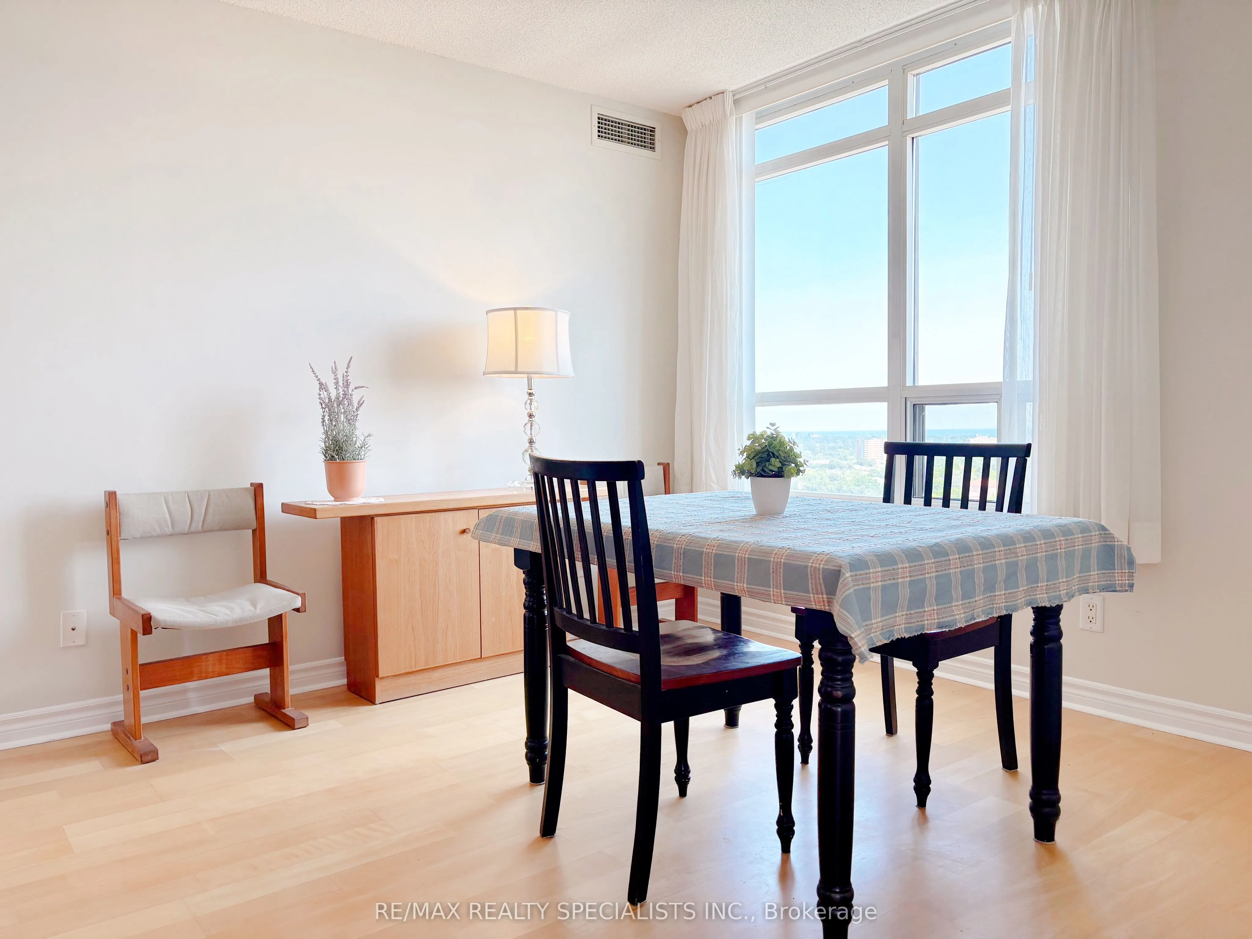 3880 Duke Of York Boulevard, #1415