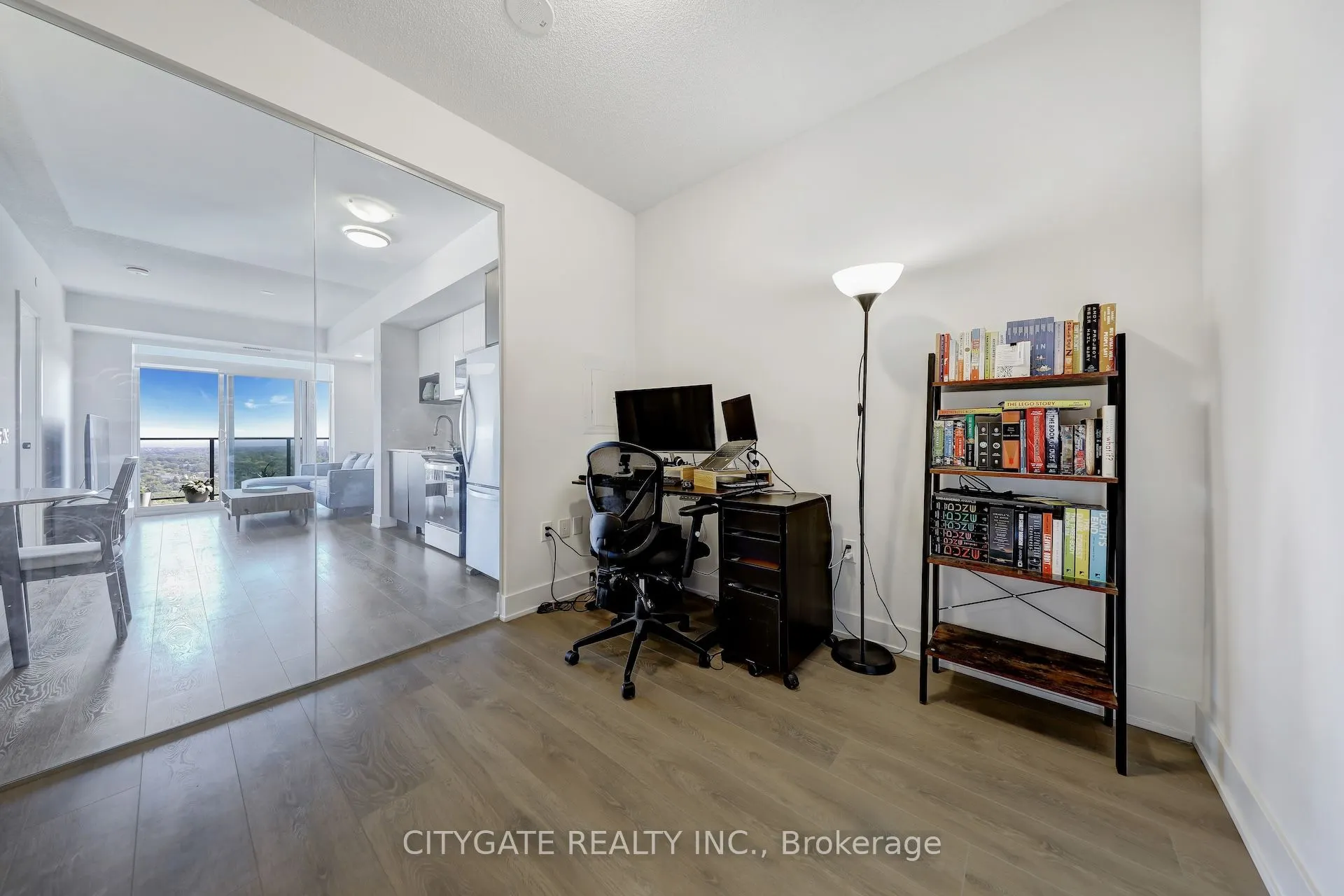 202 Burnhamthorpe Road E, #1610