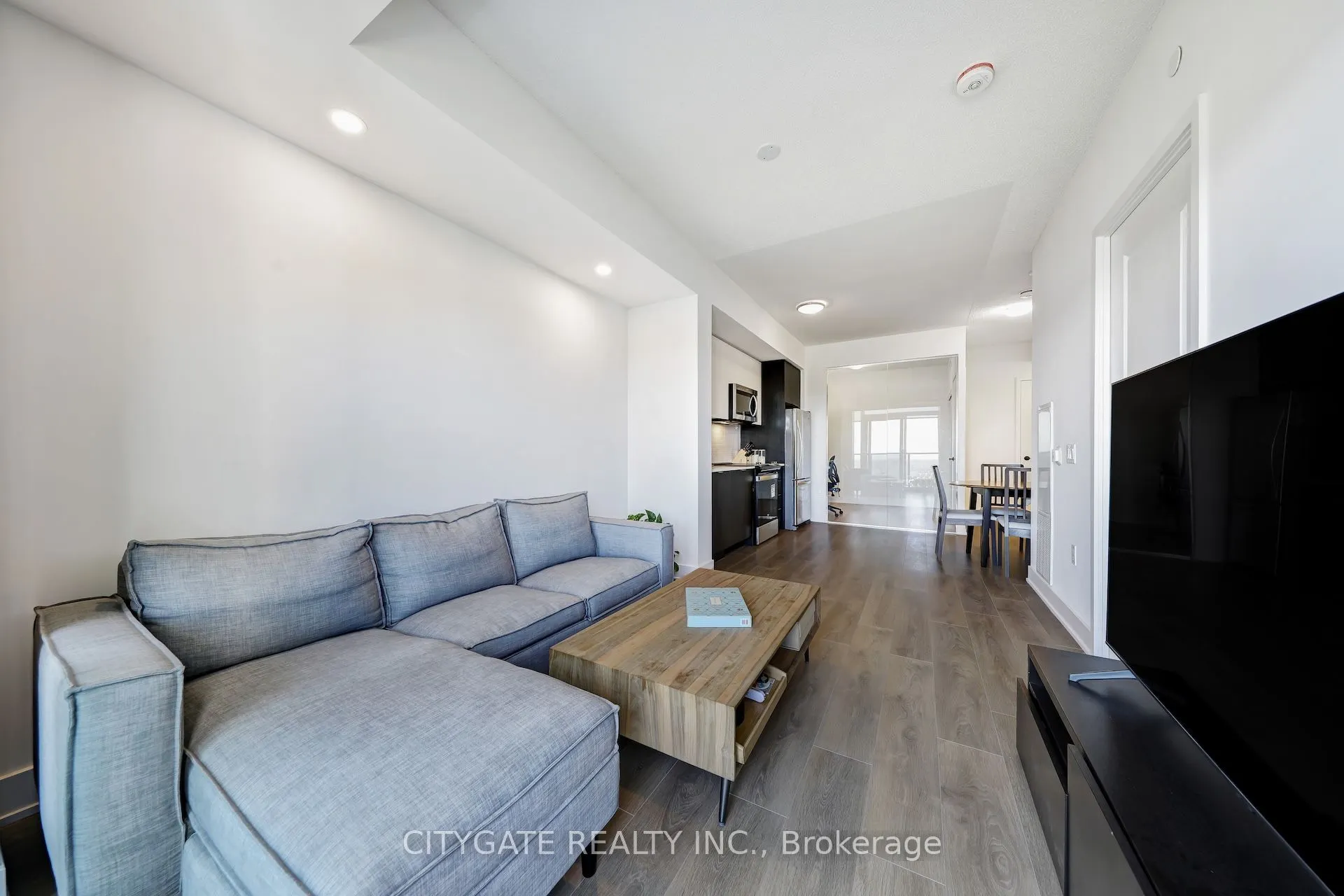 202 Burnhamthorpe Road E, #1610