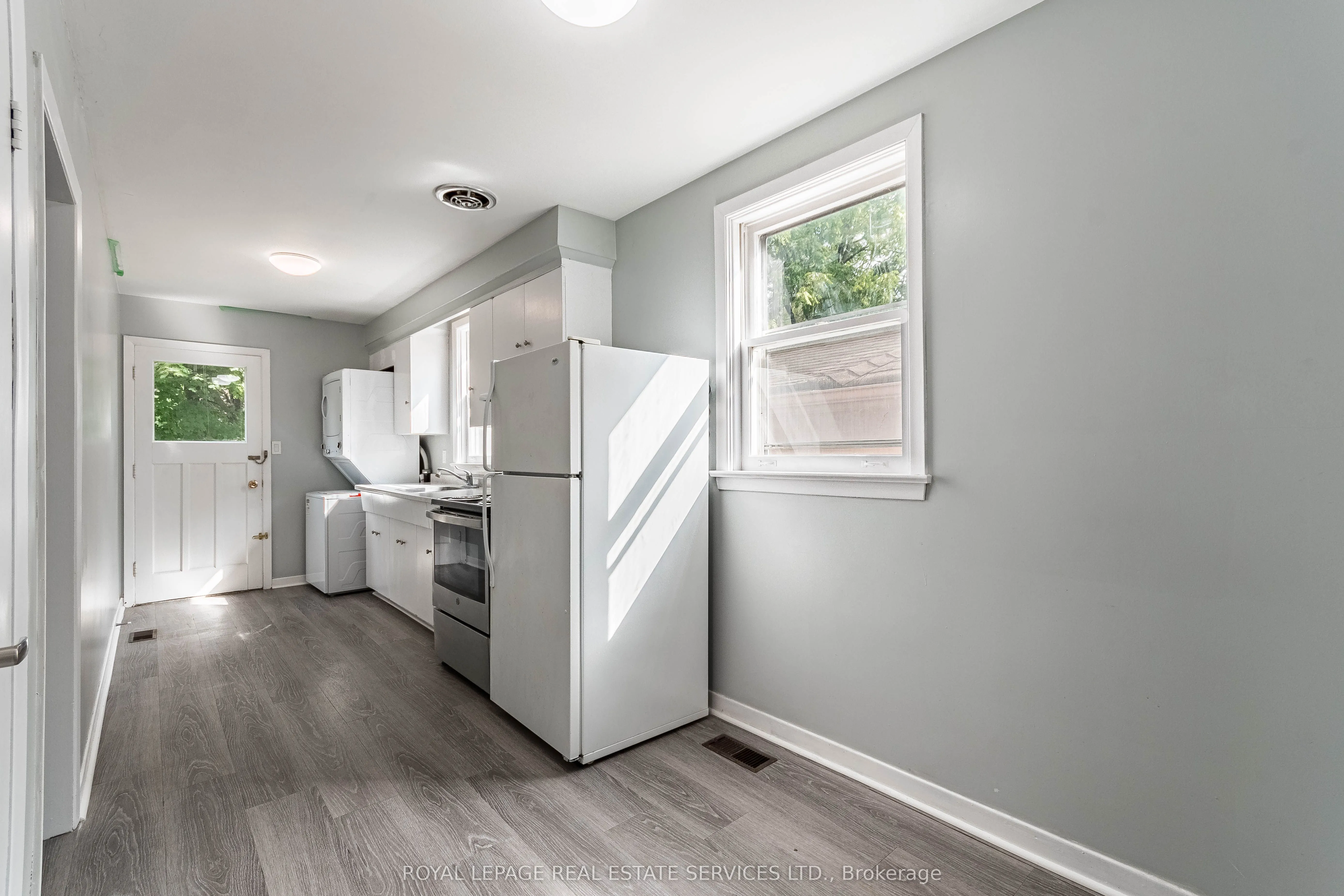 144 Lake Crescent, #Main