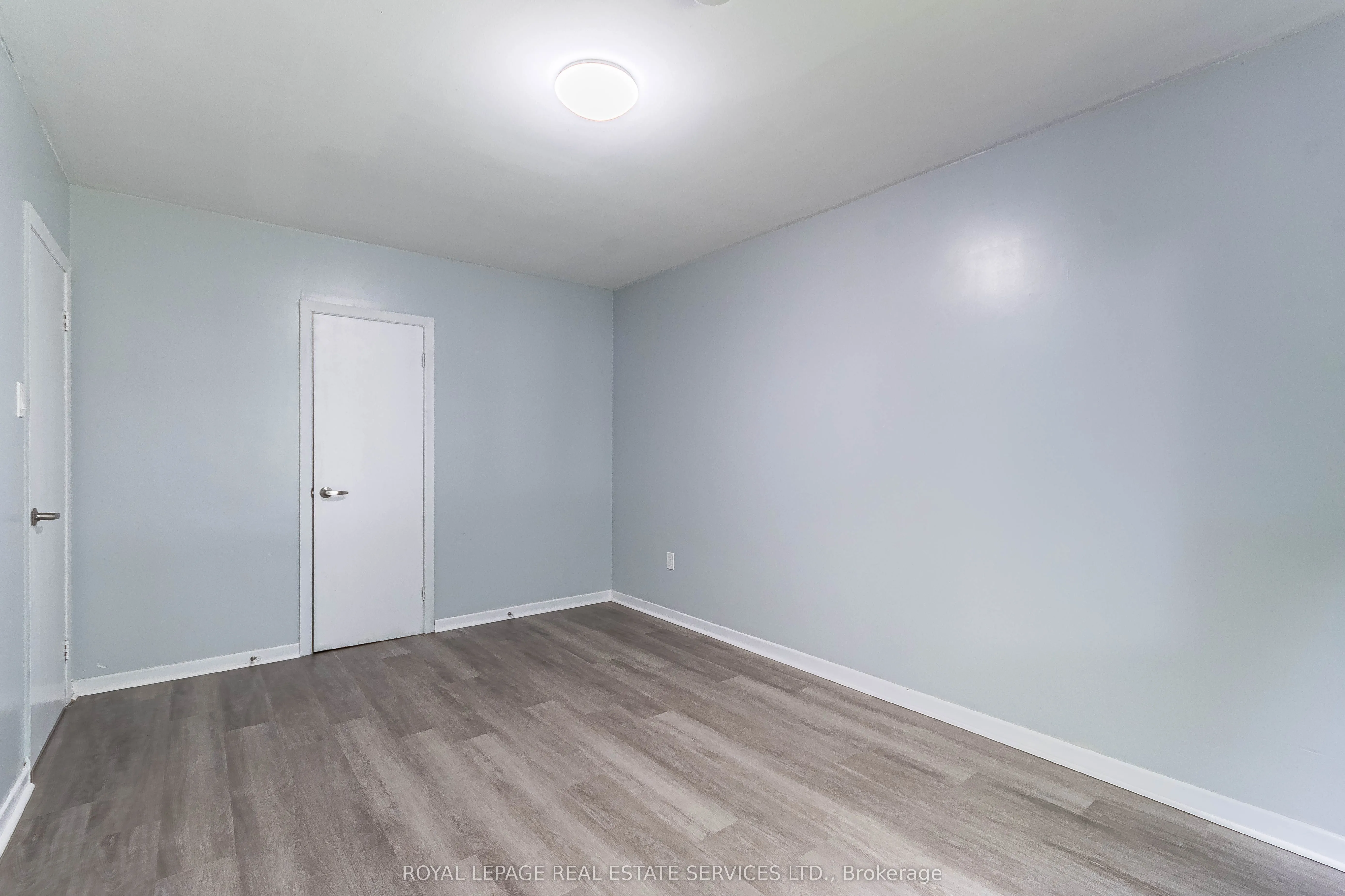 144 Lake Crescent, #Main