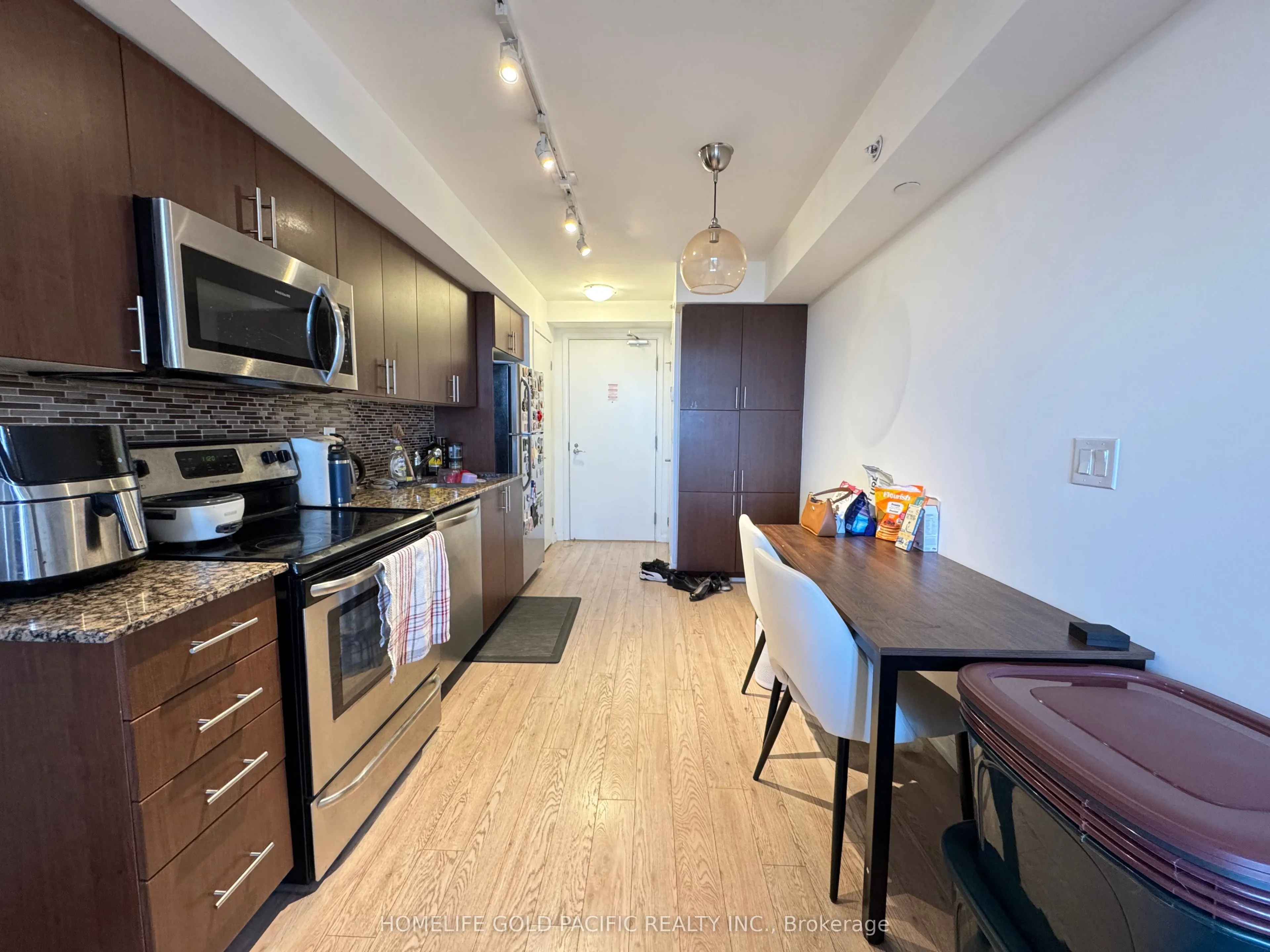 800 Lawerence Avenue W, #1521