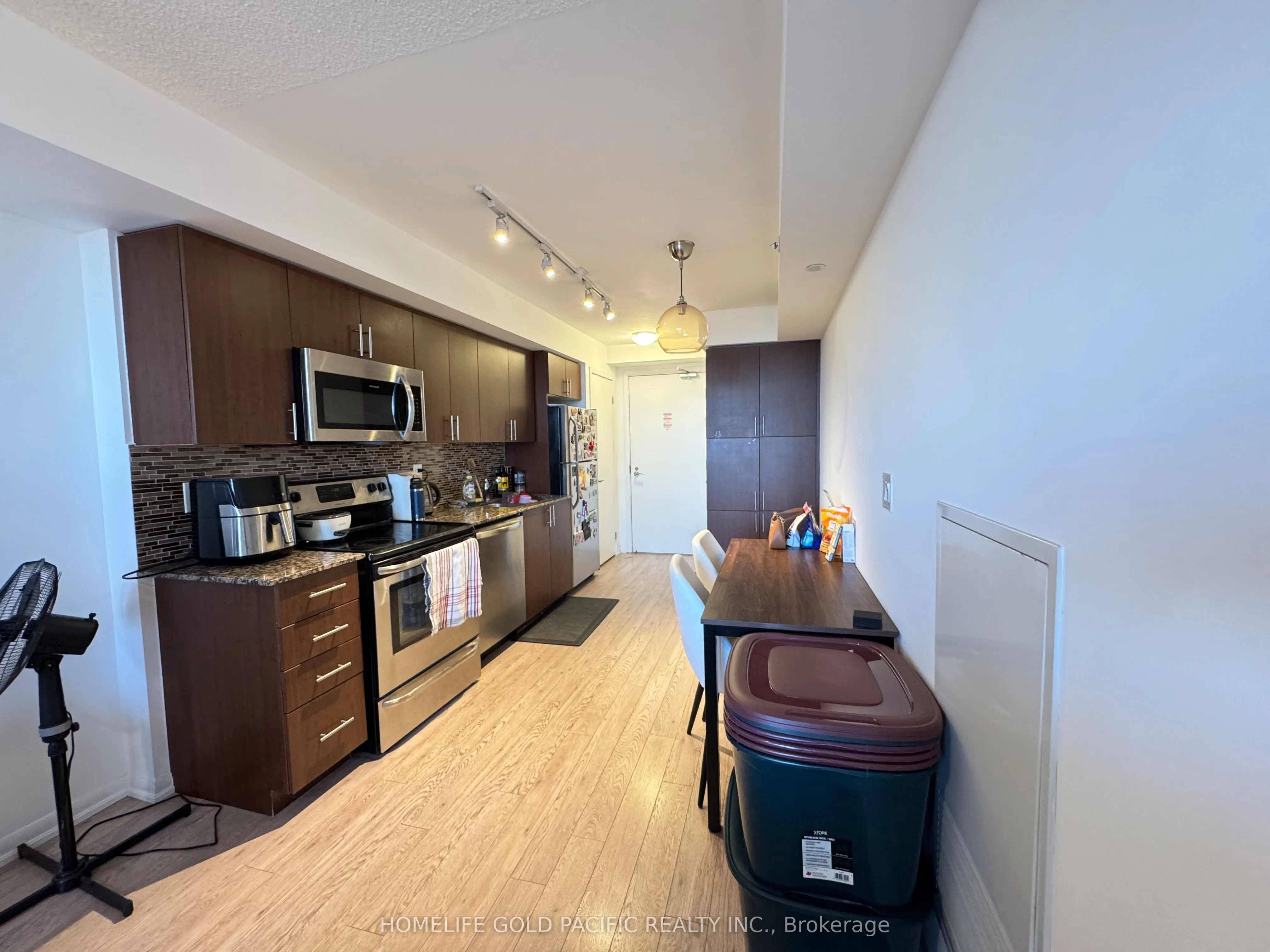 800 Lawerence Avenue W, #1521