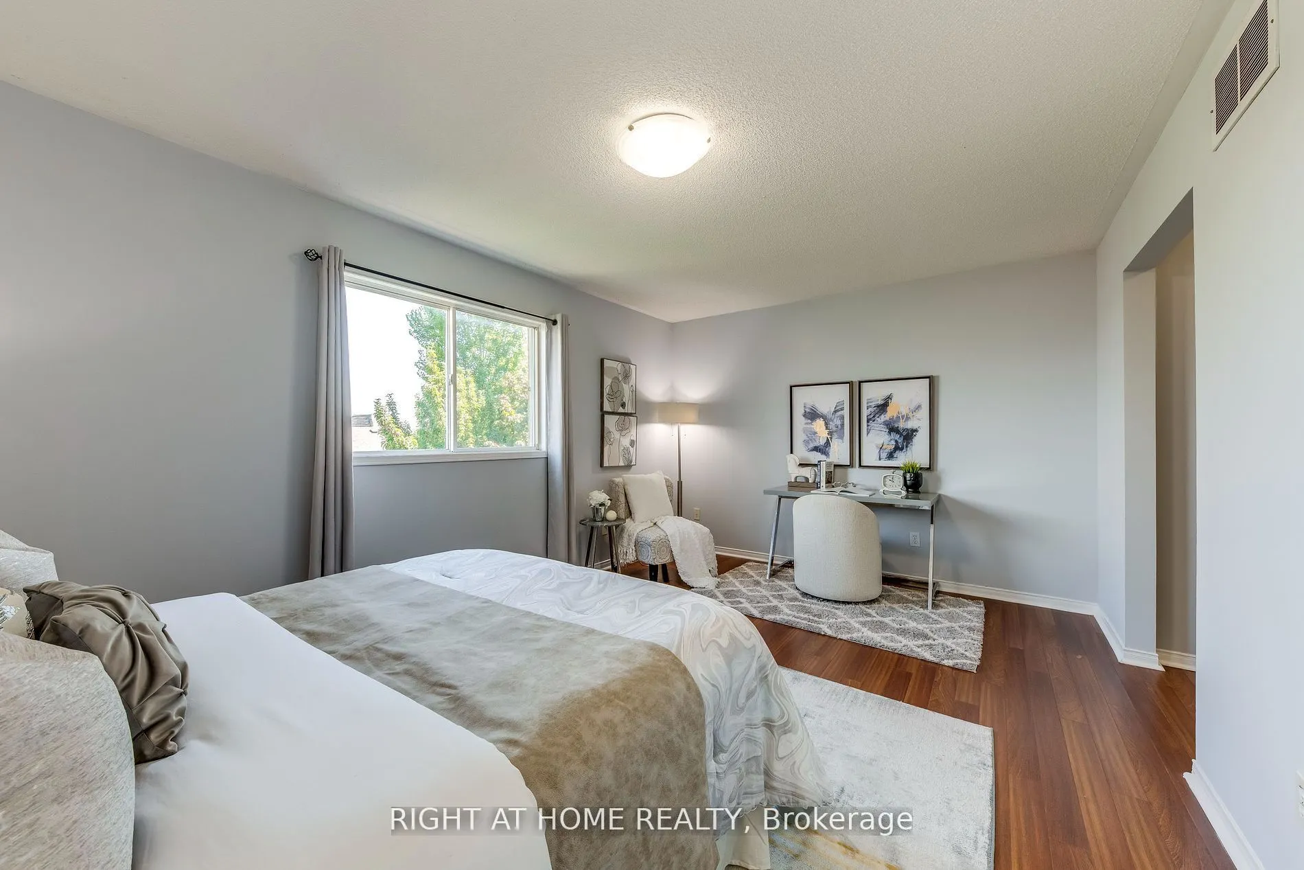 2945 Thomas Street, #104