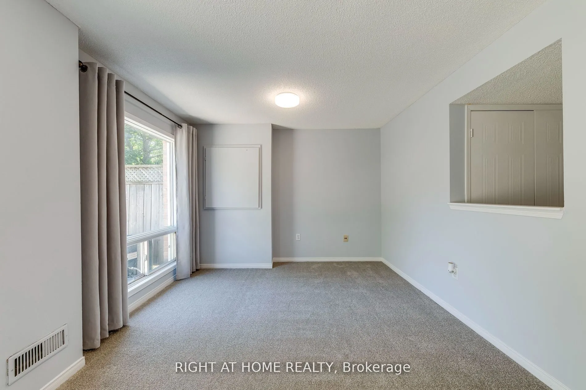 2945 Thomas Street, #104