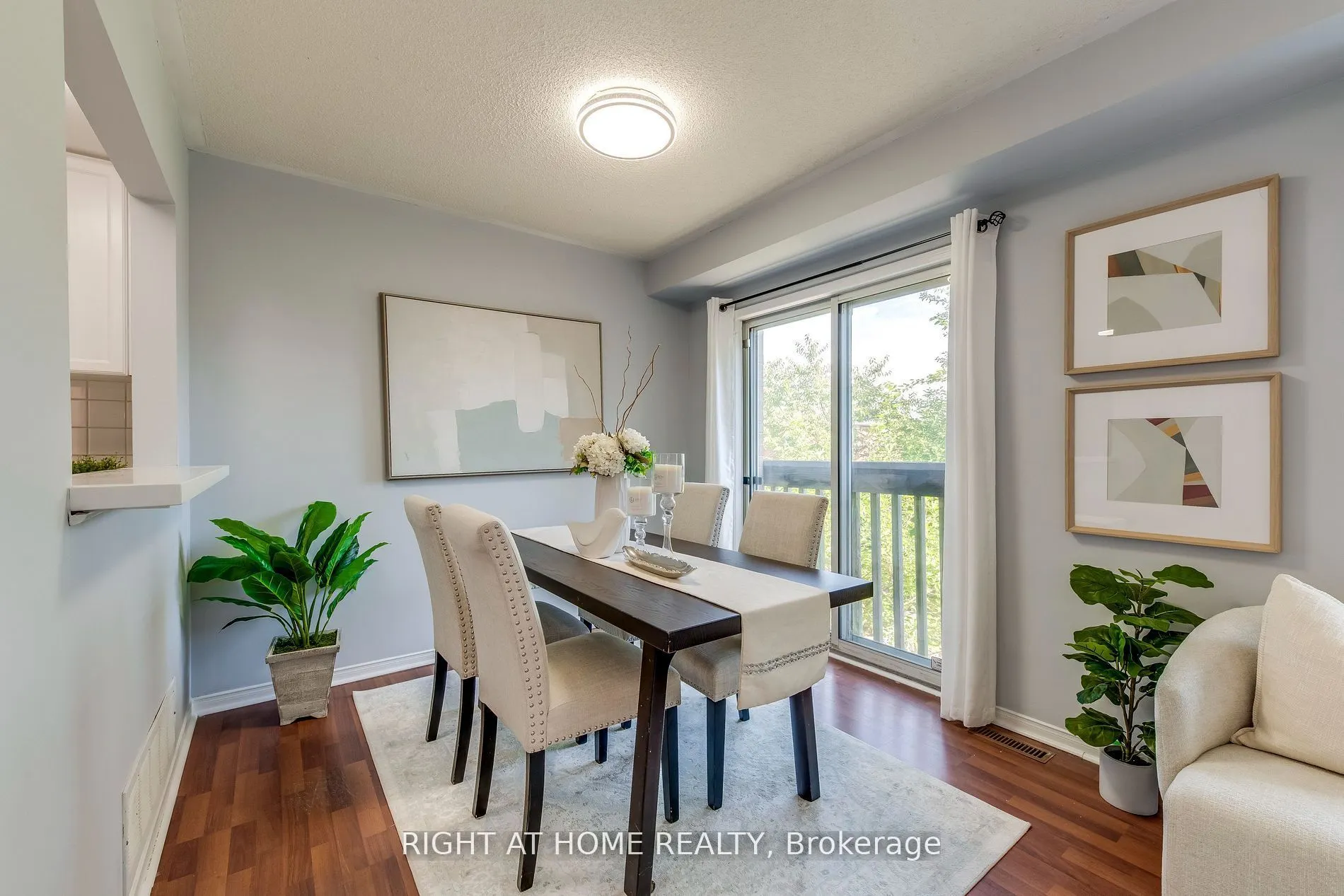 2945 Thomas Street, #104