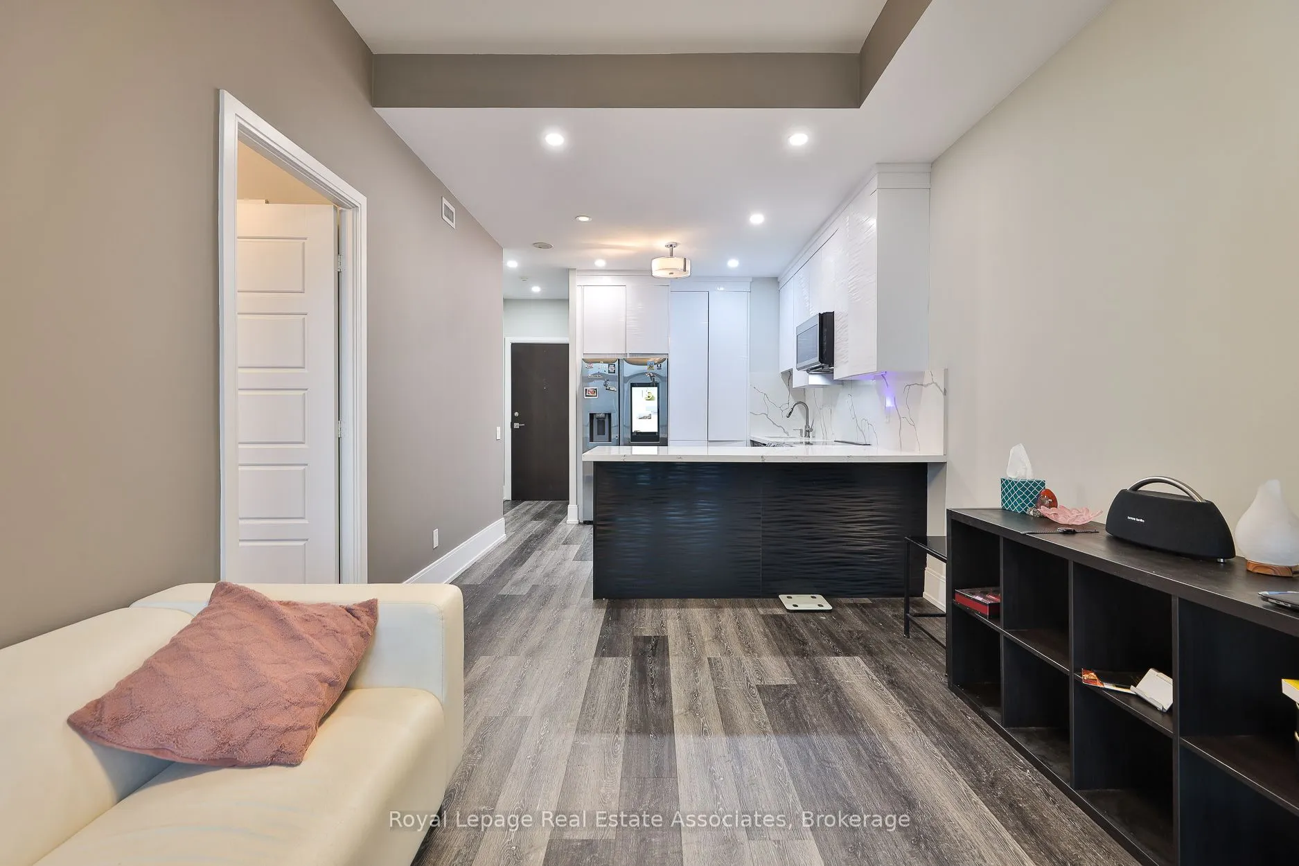 15 Viking Lane, #2208