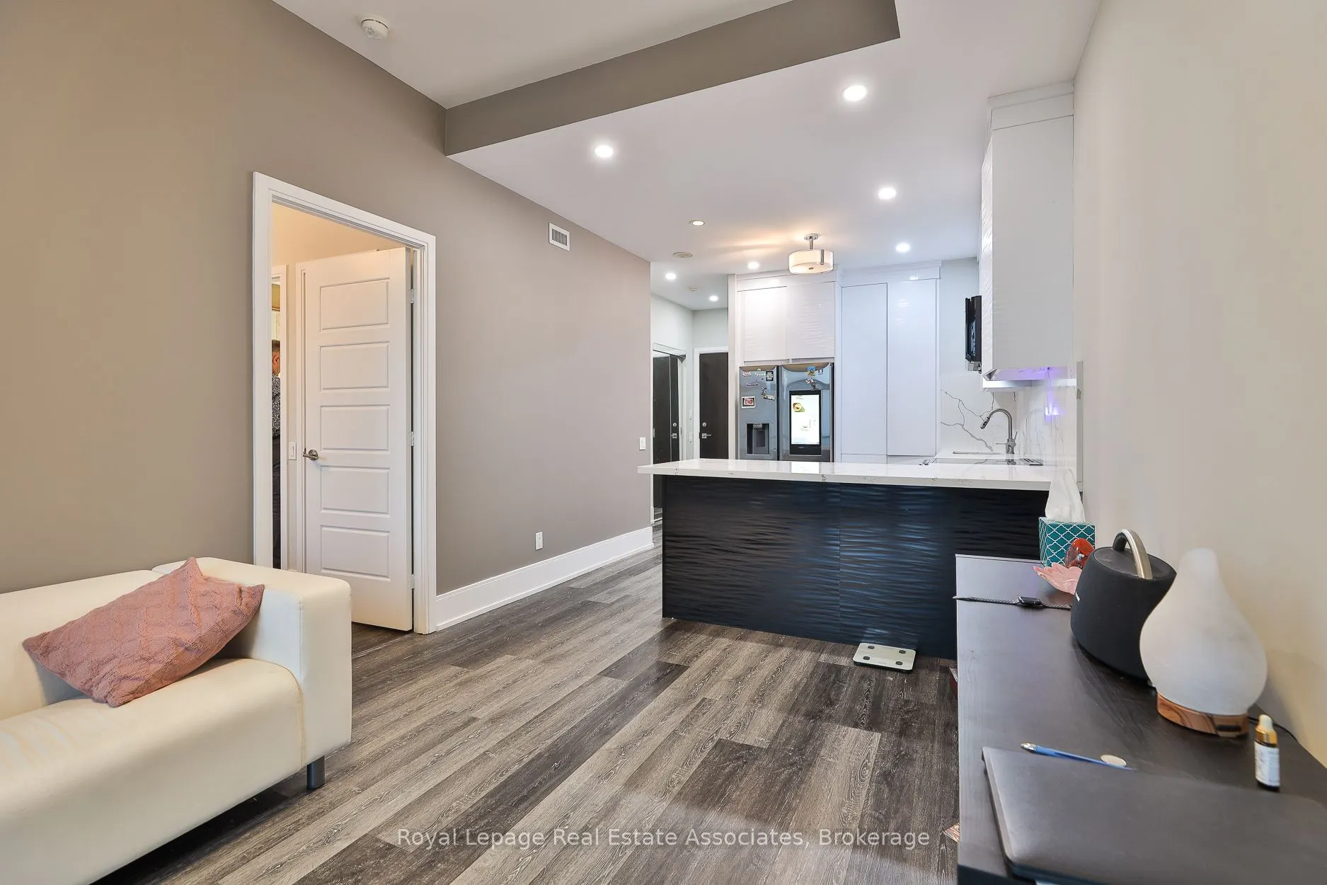 15 Viking Lane, #2208