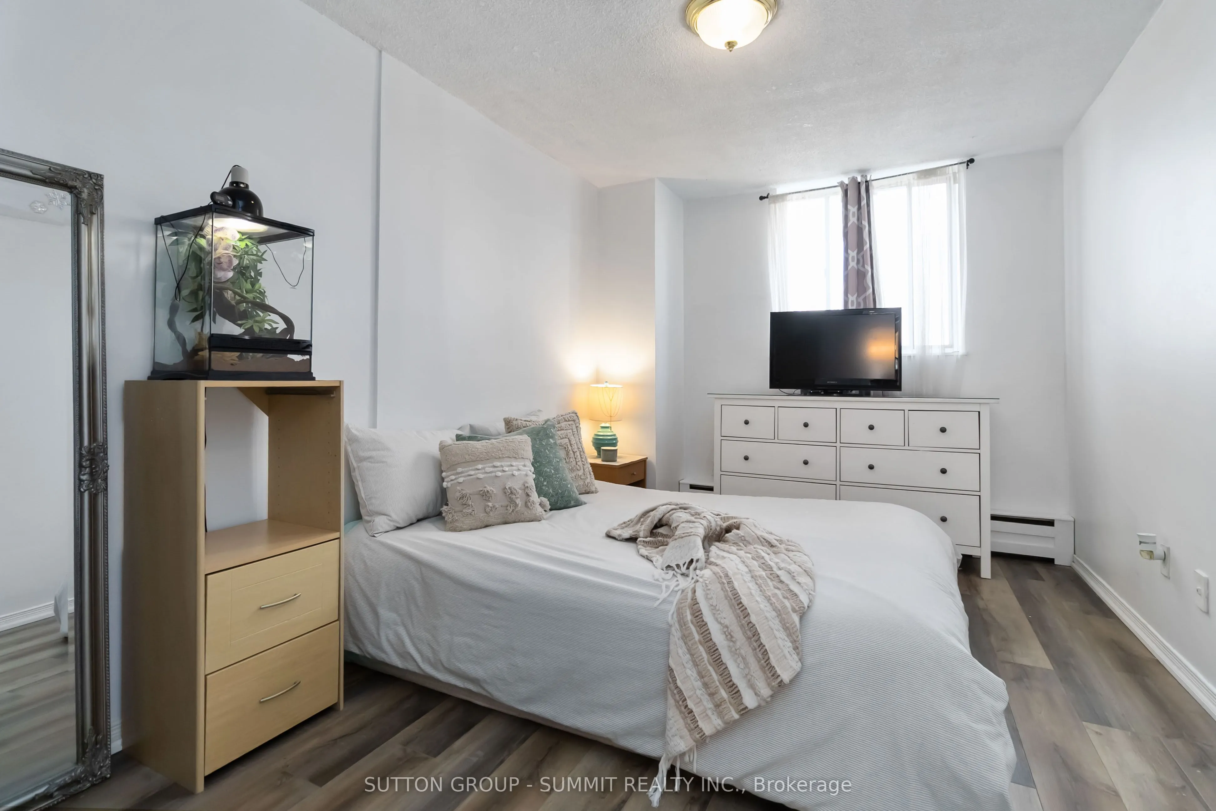 975 WARWICK Court, #1501