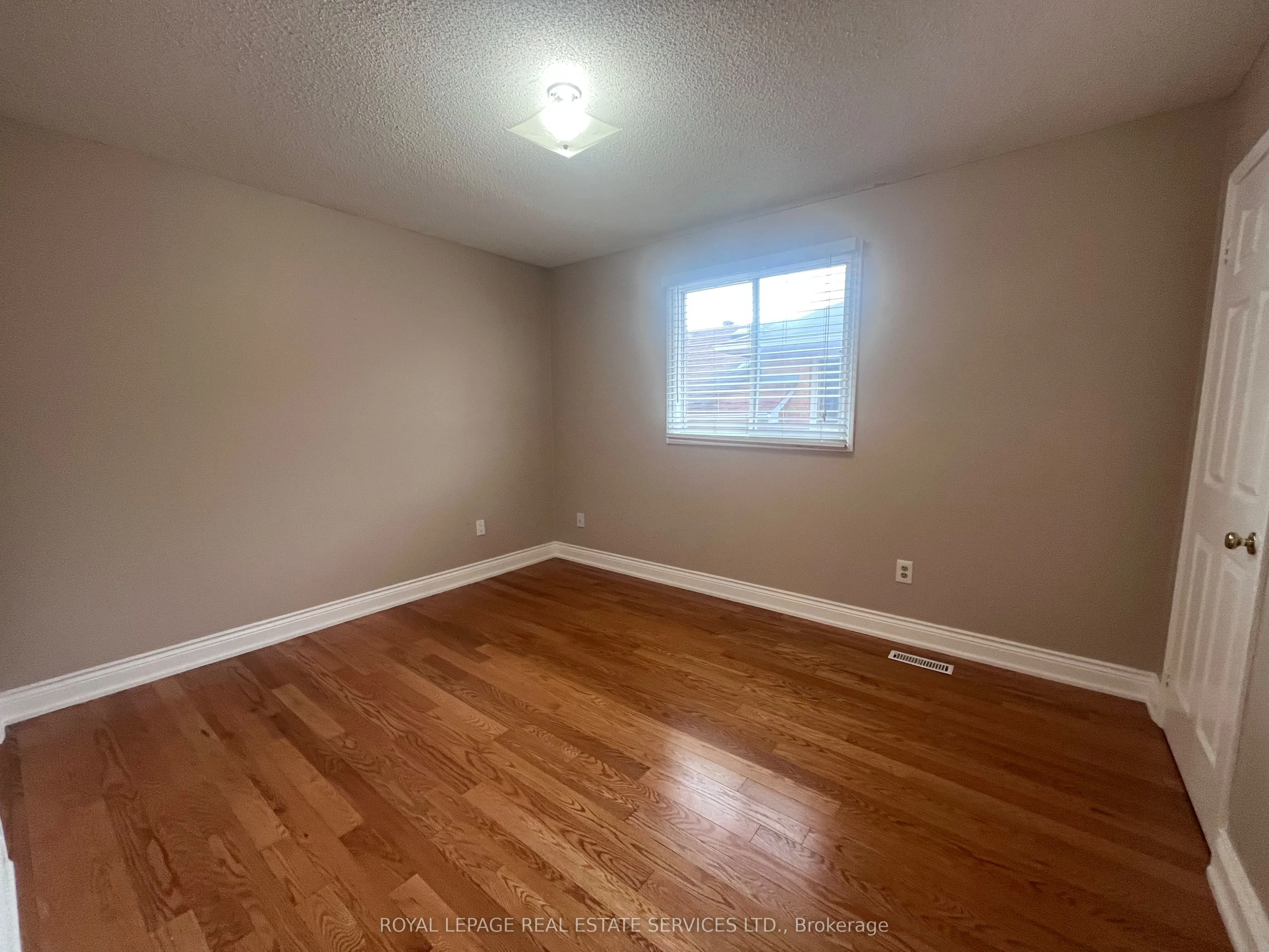 5254 Astwell Avenue W