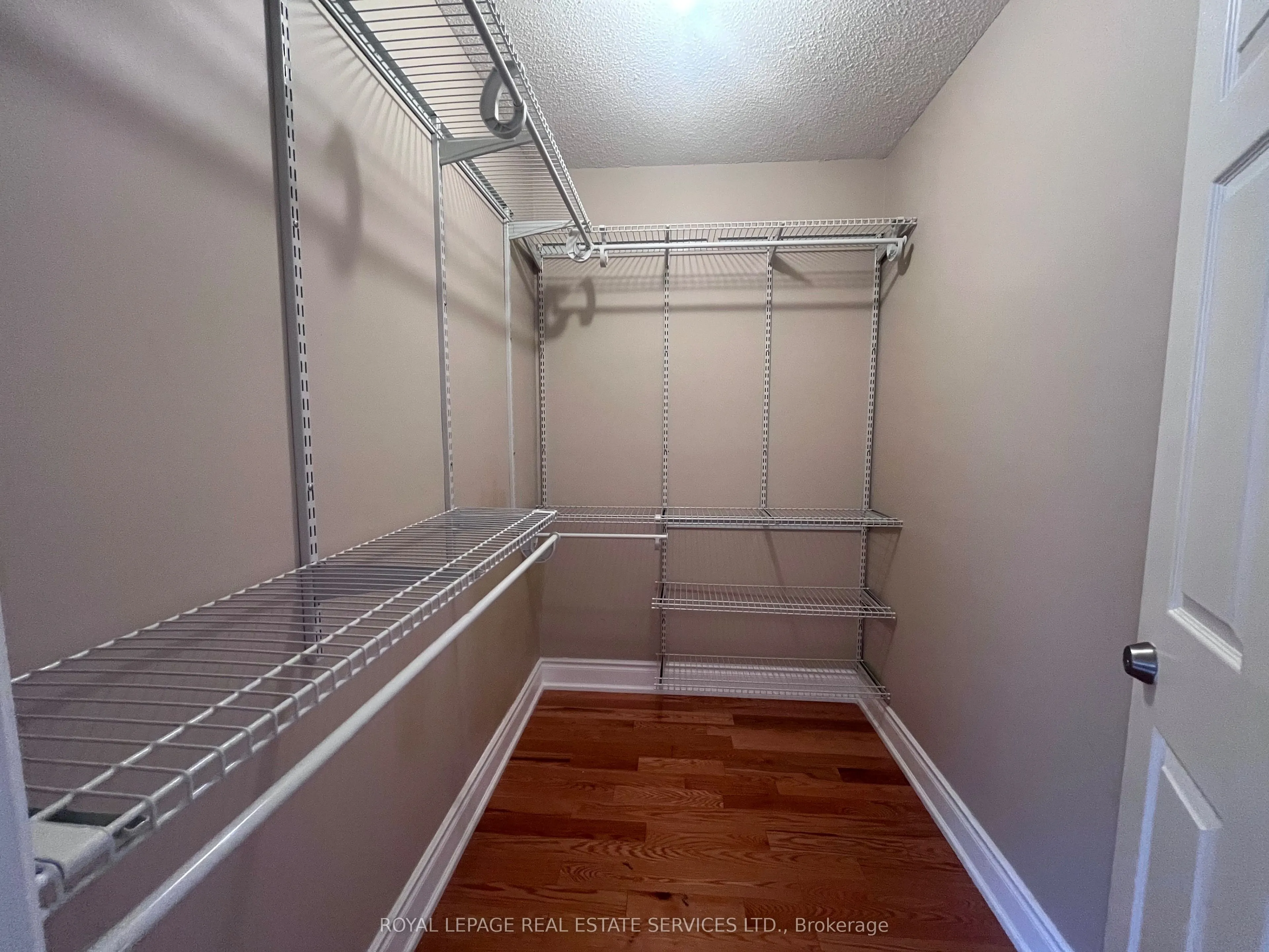 5254 Astwell Avenue W