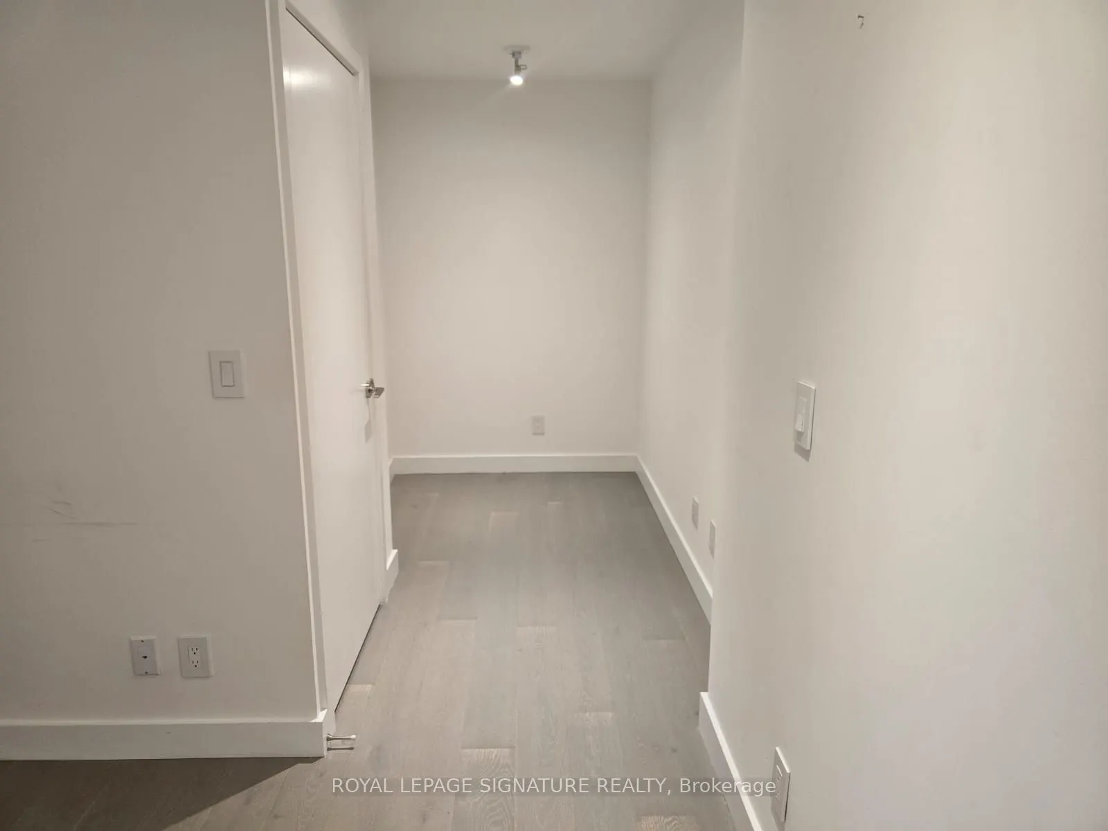 160 Kingsway Crescent, #401