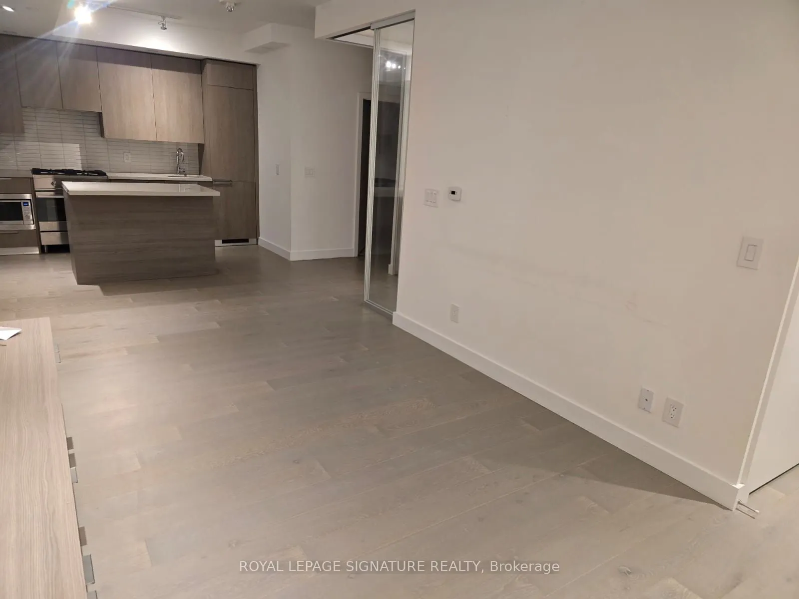 160 Kingsway Crescent, #401