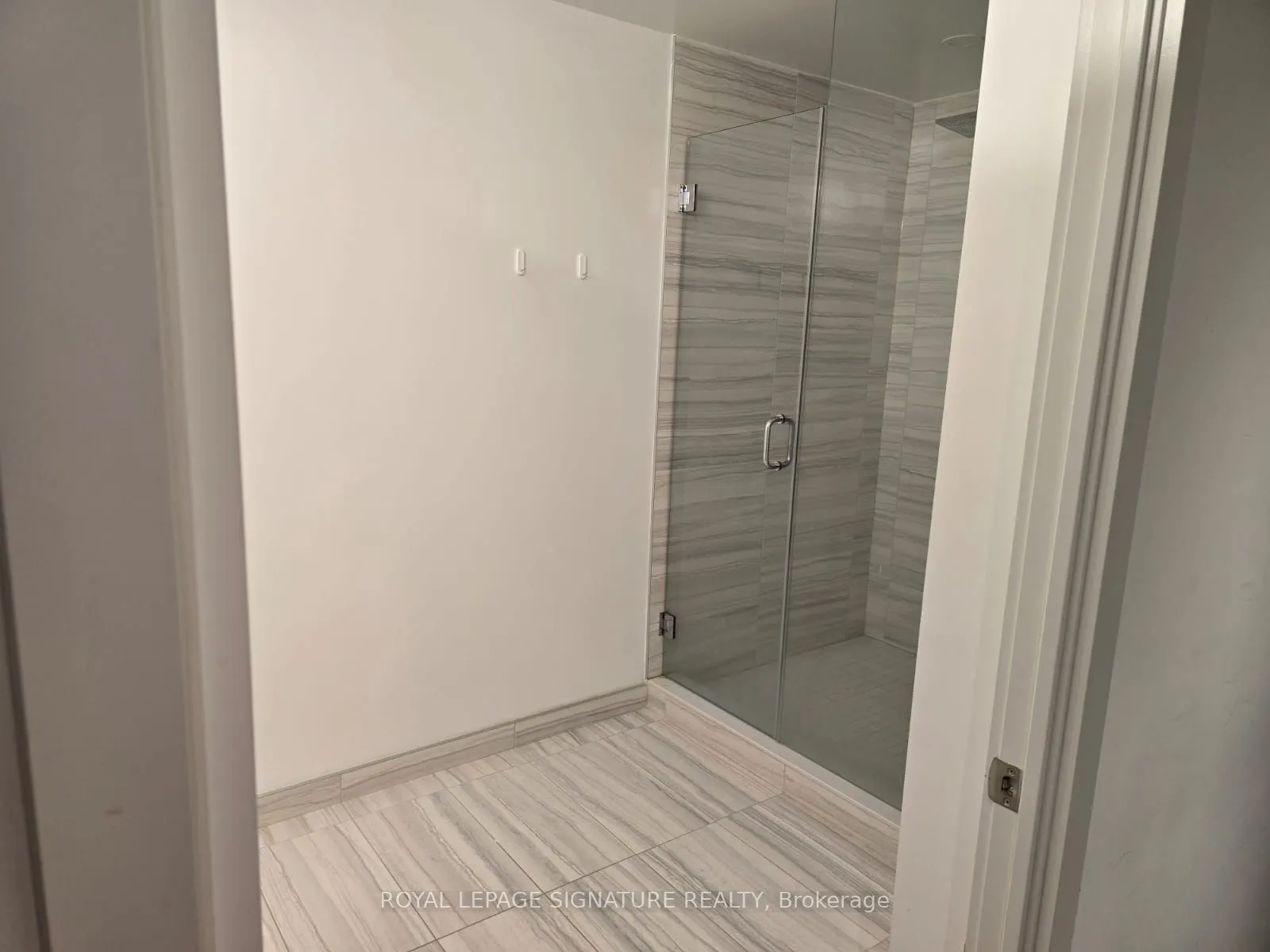 160 Kingsway Crescent, #401