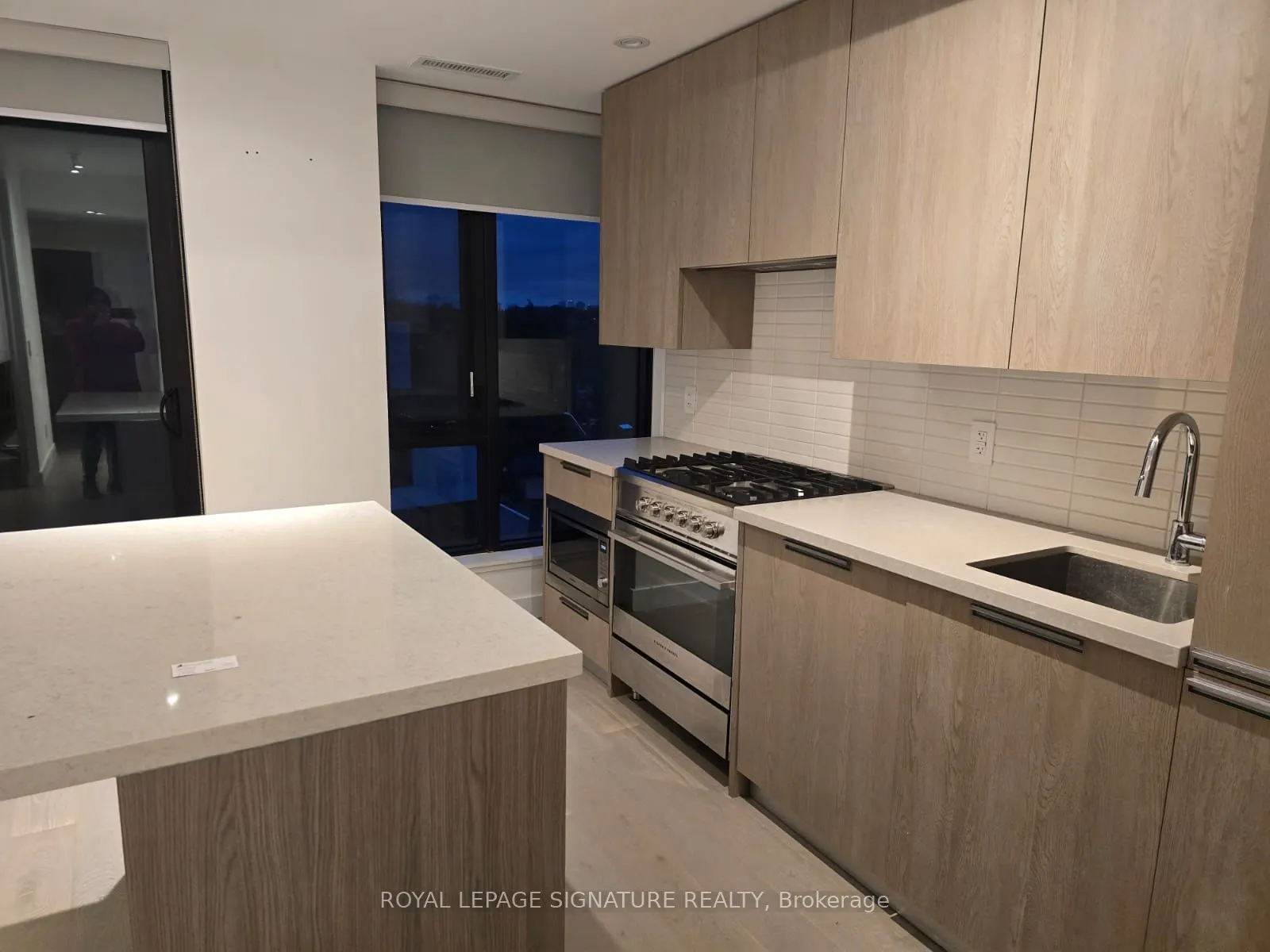 160 Kingsway Crescent, #401