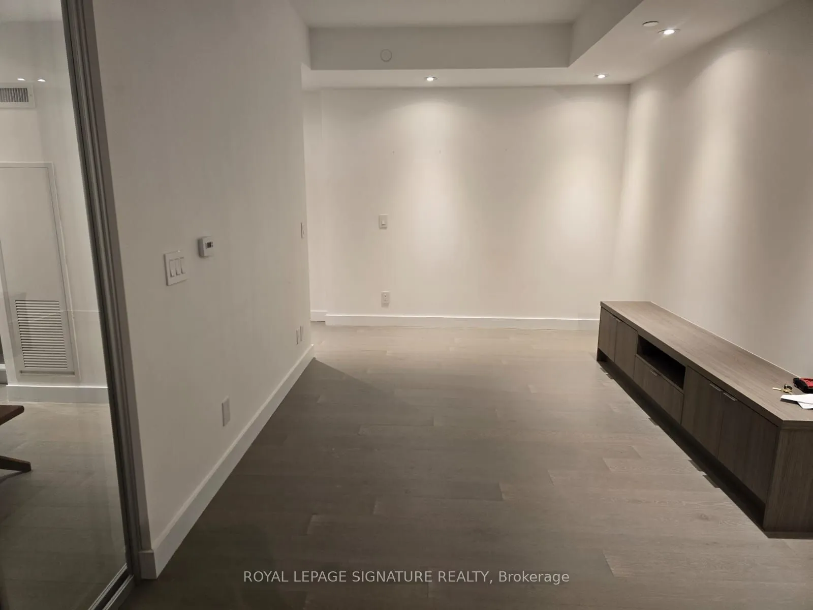 160 Kingsway Crescent, #401