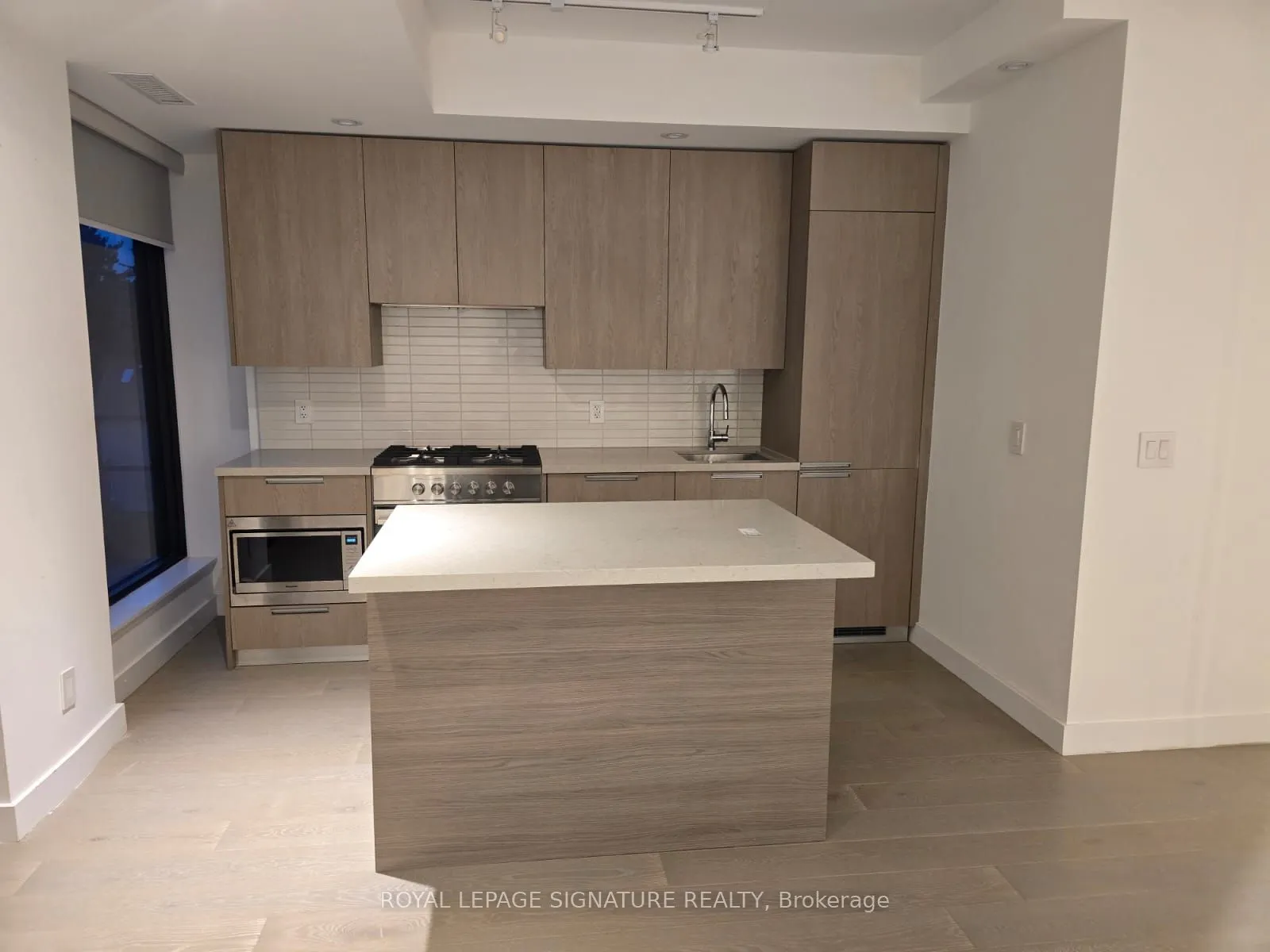 160 Kingsway Crescent, #401