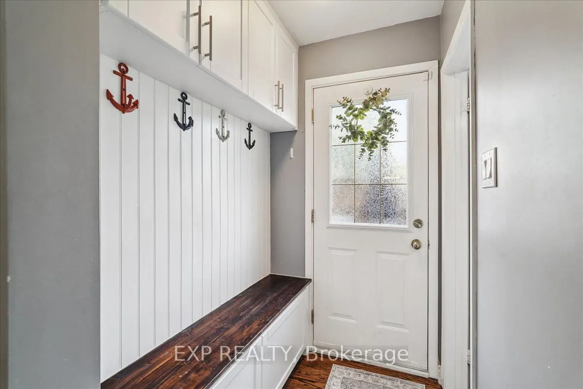 1923 Steepbank Crescent