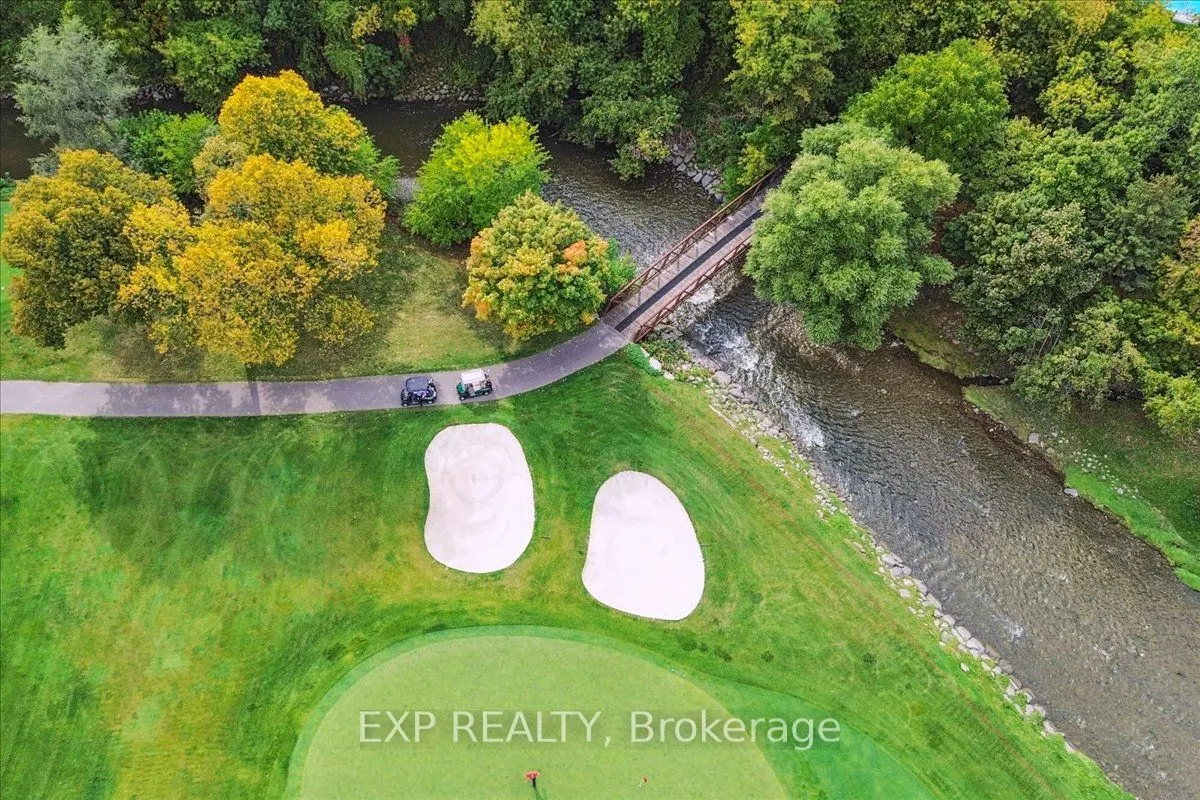 1923 Steepbank Crescent